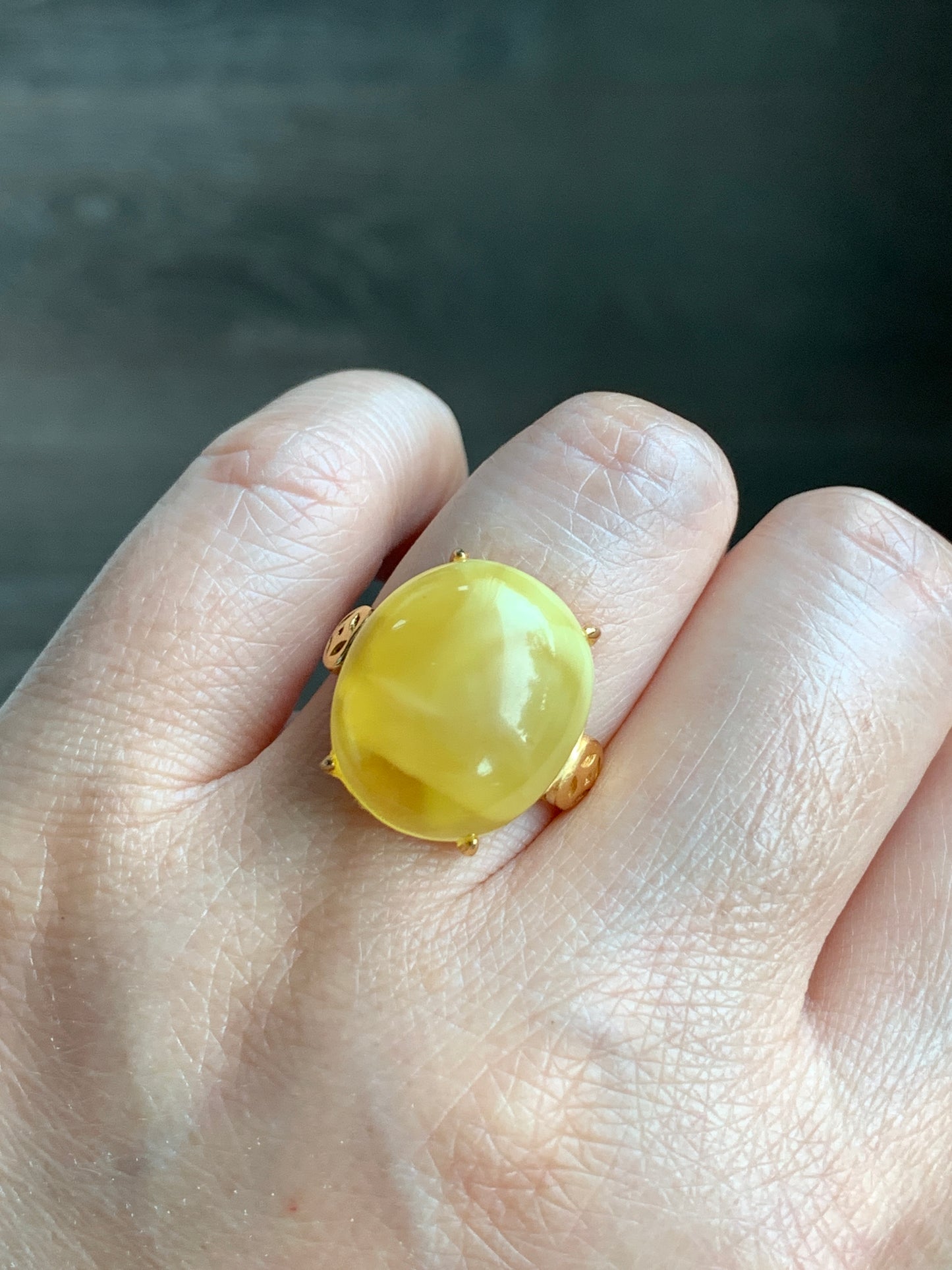 Natural Genuine Beewax Amber Large Oval Cabochon Sterling Silver Solitaire Ring Size 7 Adjustable 天然蜜蜡椭圆银镶戒指 MDD95-A