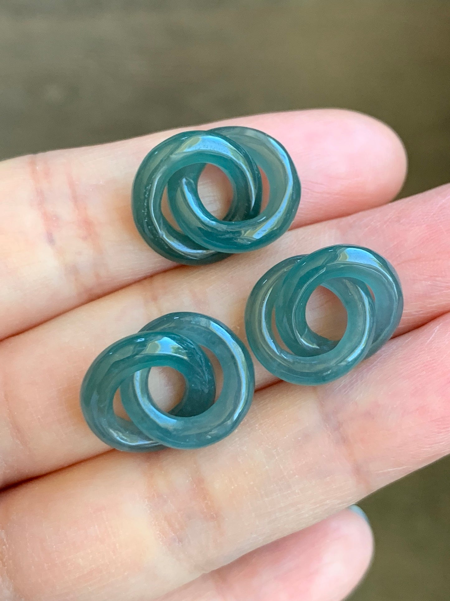 Natural Grade A Guatemalan Jadeite Carved Interlocking Rings Sets Loose Stones
