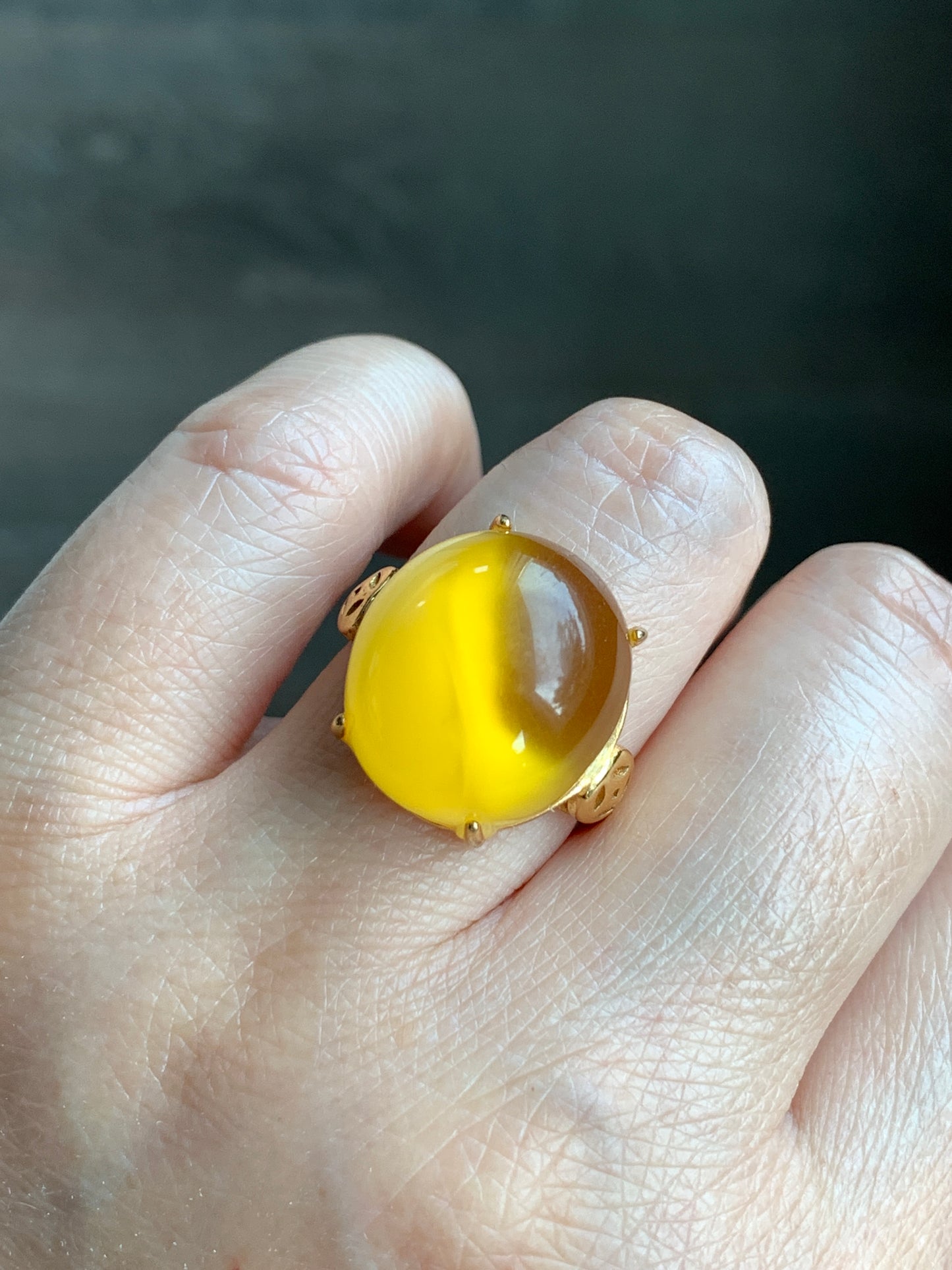 Natural Genuine Beewax Amber Large Oval Cabochon Sterling Silver Solitaire Ring Size 7 Adjustable 天然蜜蜡椭圆银镶戒指 MDD95-B