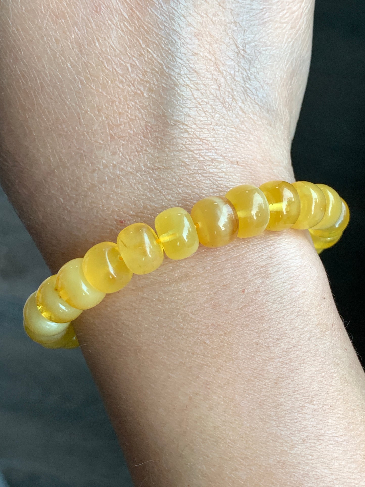 Natural Genuine Beewax Amber Large Retro Drum Beads Beaded Bracelet Stretchy 7” 11.6 grams 天然蜜蜡琥珀老型珠手串 LXZ220