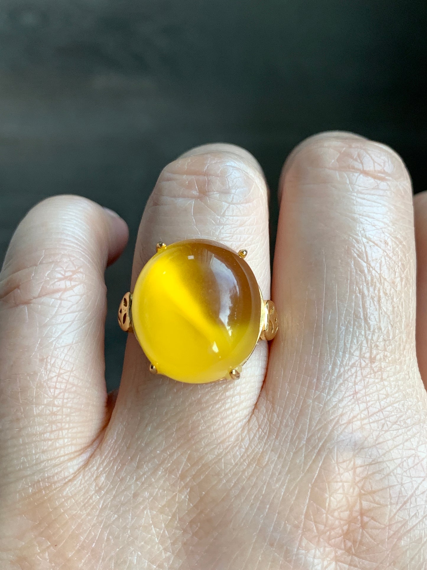 Natural Genuine Beewax Amber Large Oval Cabochon Sterling Silver Solitaire Ring Size 7 Adjustable 天然蜜蜡椭圆银镶戒指 MDD95-B