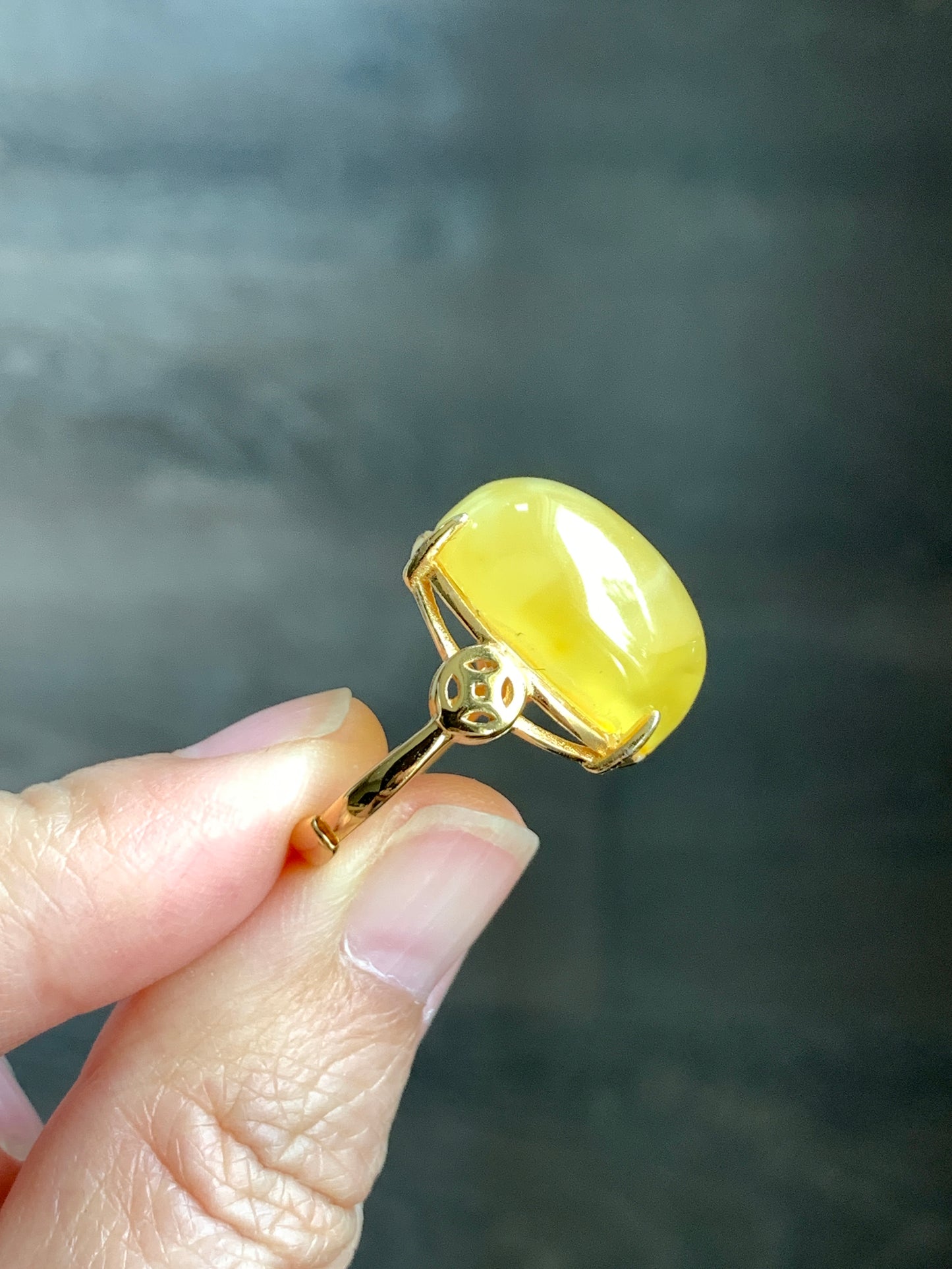 Natural Genuine Beewax Amber Large Oval Cabochon Sterling Silver Solitaire Ring Size 7 Adjustable 天然蜜蜡椭圆银镶戒指 MDD95-A