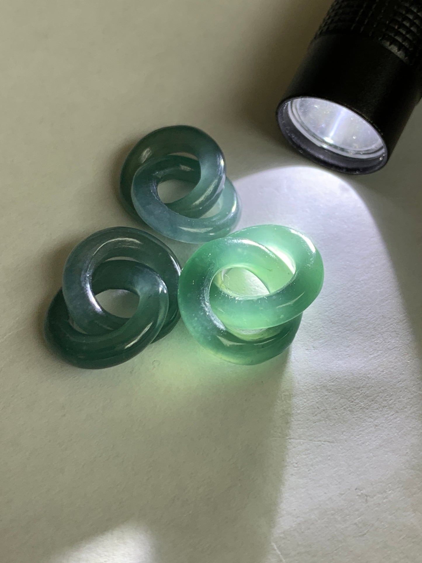 Natural Grade A Guatemalan Jadeite Carved Interlocking Rings Sets Loose Stones