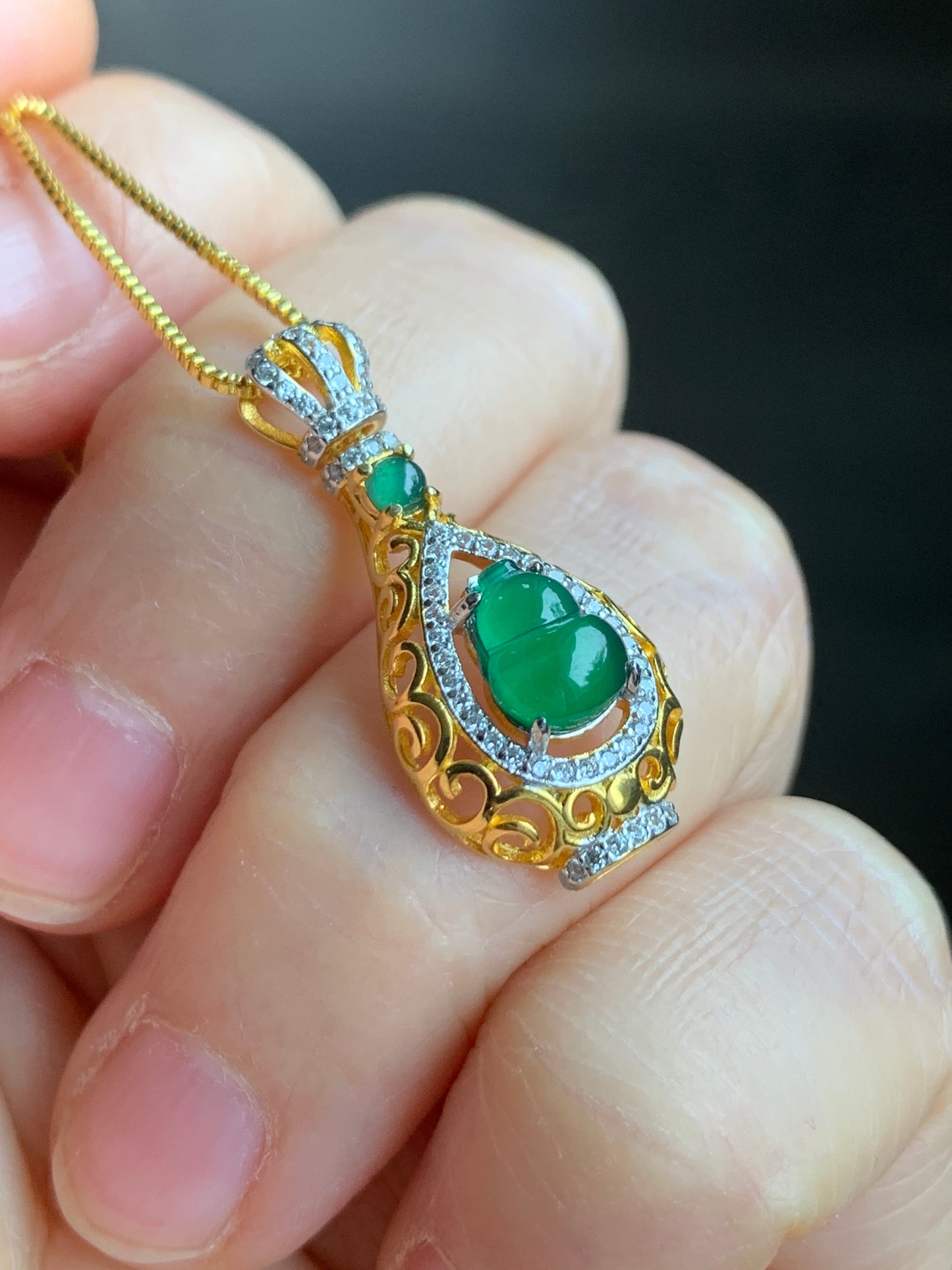 Natural Guatemalan Premium Vibrant Green Jadeite Hulu Gourd Pendant S925 Silver Yellow Gold Finish 天然老种高危冰绿翡翠葫芦镶嵌吊坠