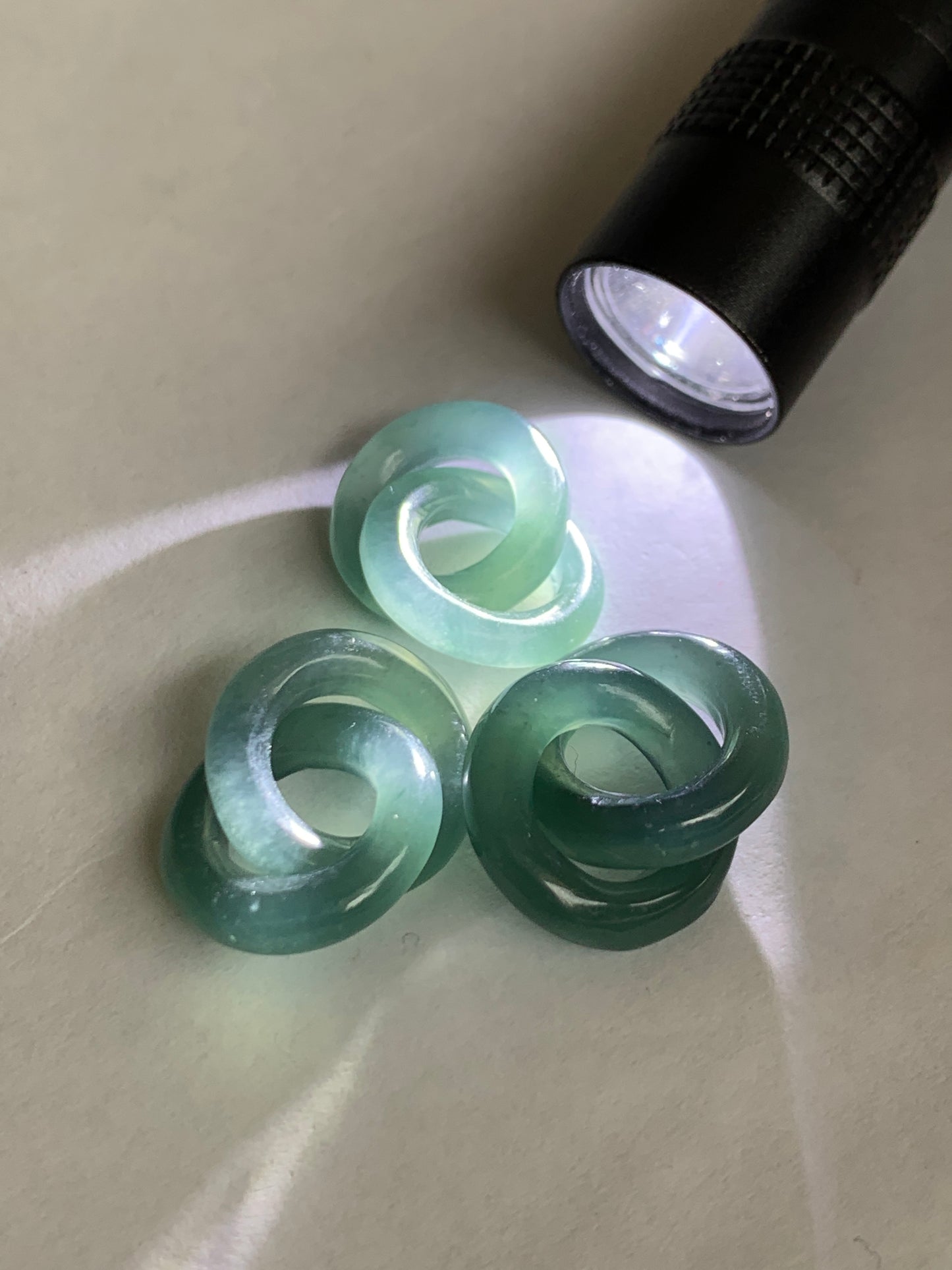 Natural Grade A Guatemalan Jadeite Carved Interlocking Rings Sets Loose Stones
