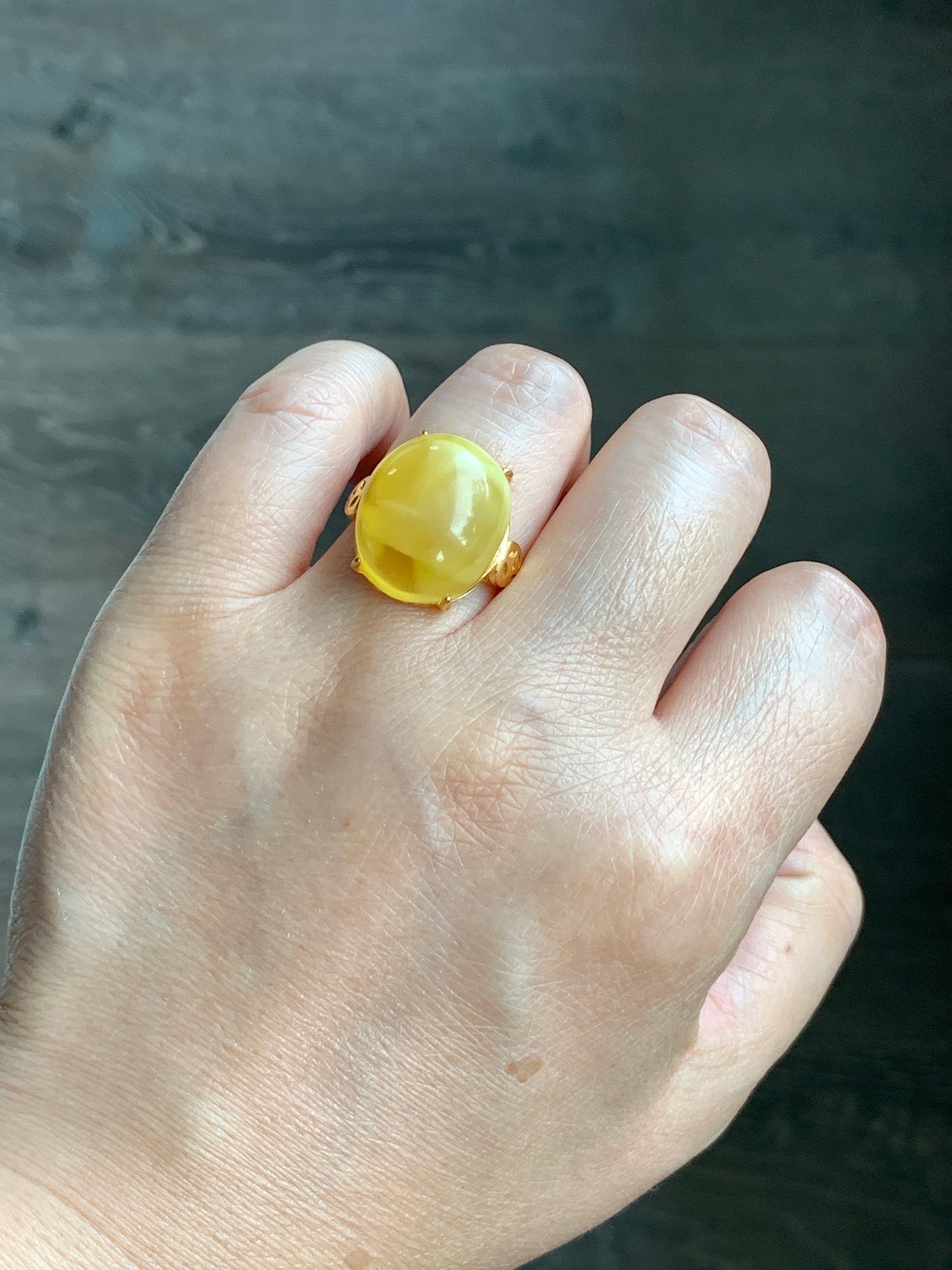 Natural Genuine Beewax Amber Large Oval Cabochon Sterling Silver Solitaire Ring Size 7 Adjustable 天然蜜蜡椭圆银镶戒指 MDD95-A