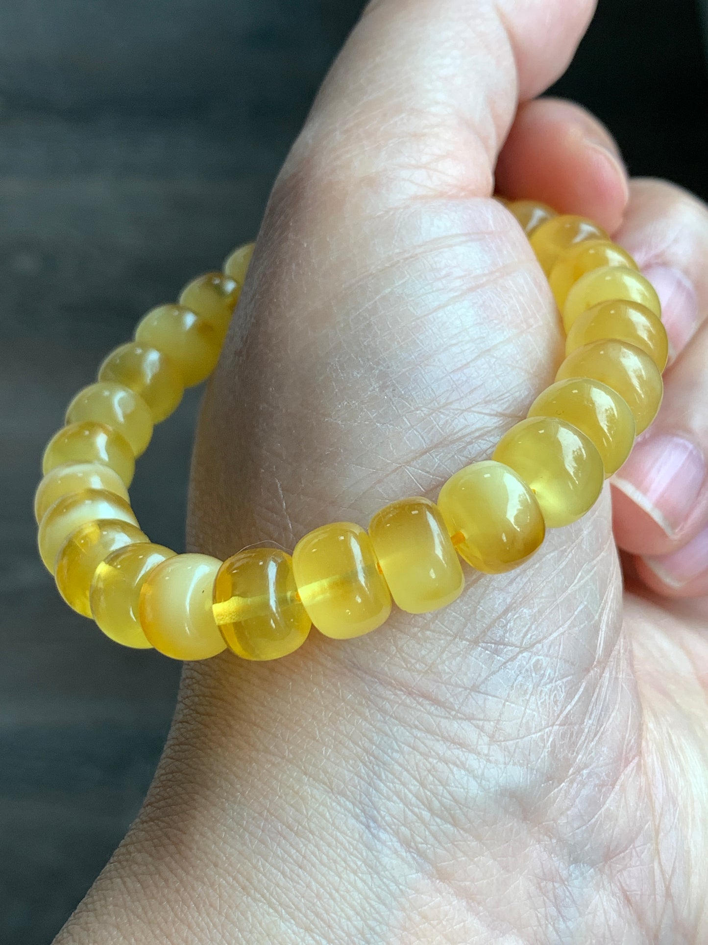 Natural Genuine Beewax Amber Large Retro Drum Beads Beaded Bracelet Stretchy 7” 11.6 grams 天然蜜蜡琥珀老型珠手串 LXZ220
