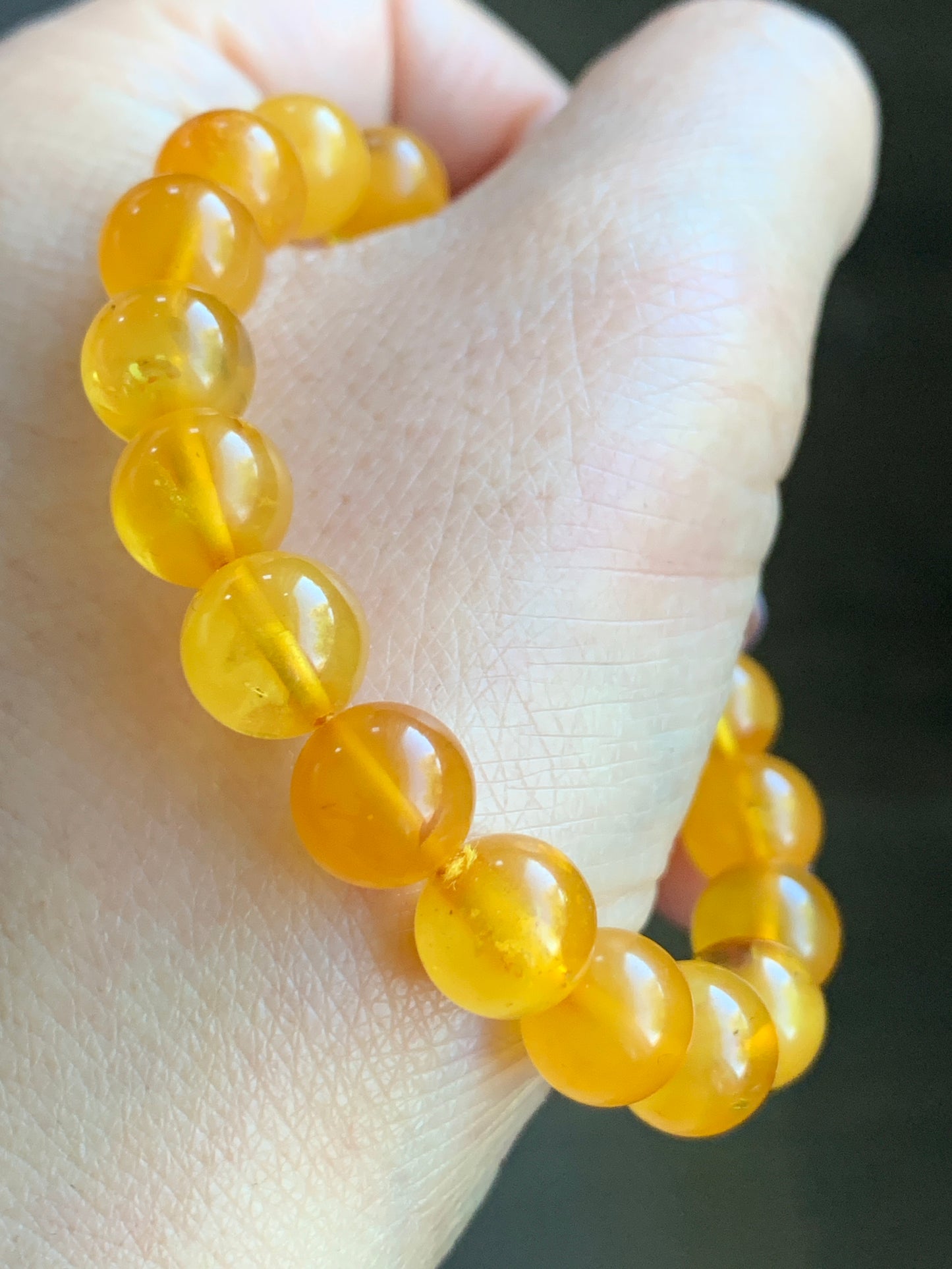 Natural Genuine Beewax Amber Large Beads Beaded Bracelet Stretchy 9mm 6” 8.2 grams 天然蜜蜡琥珀大卡老型珠手串 AMB925