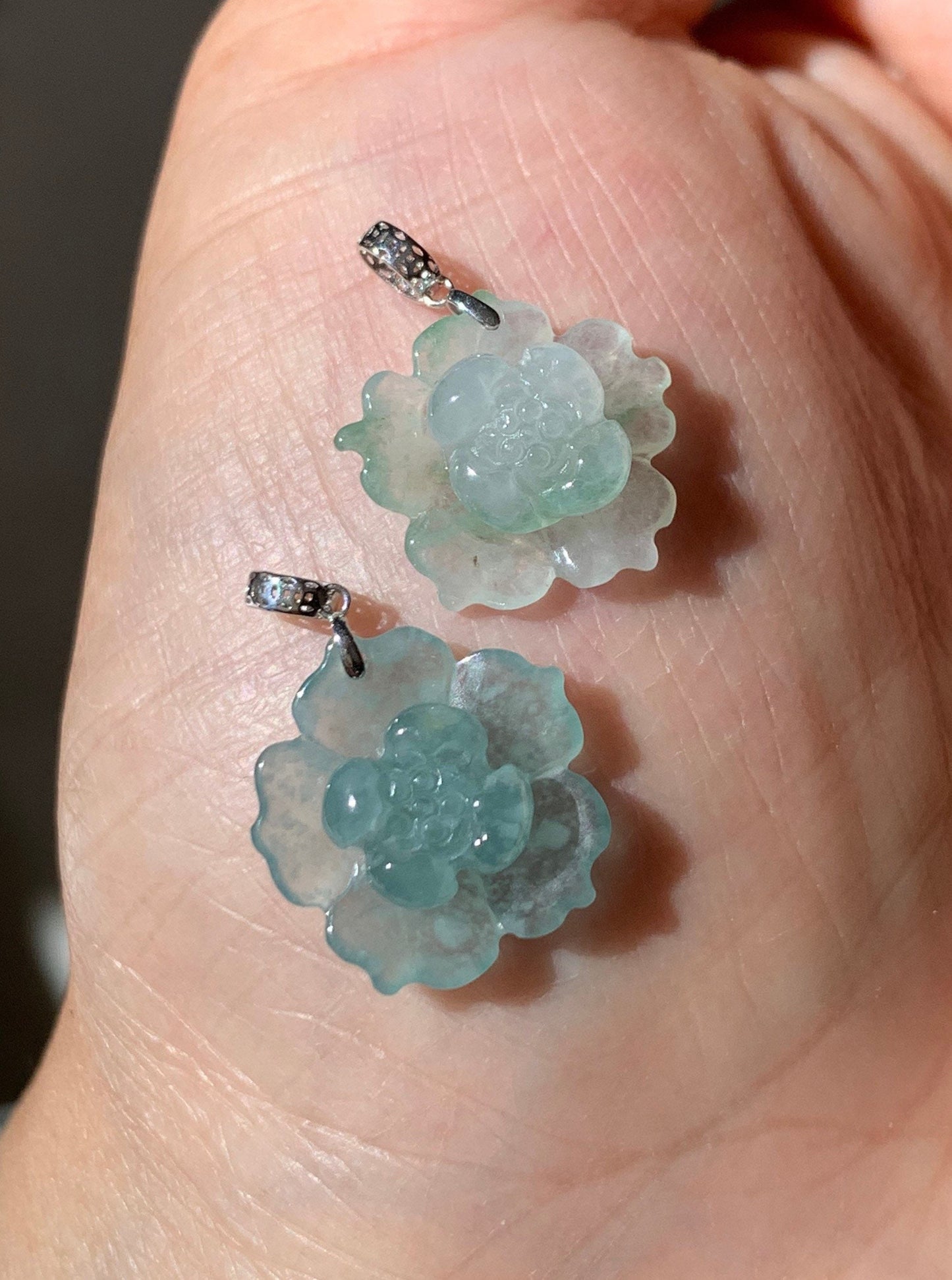 Natural Premium Highly Translucent Jadeite Carved Lotus Flower Pendant 18K White Gold 天然正高冰翡翠莲花镶嵌吊坠