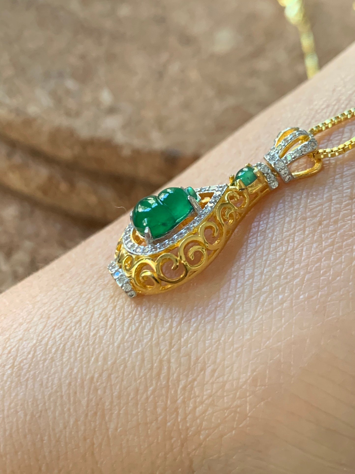 Natural Guatemalan Premium Vibrant Green Jadeite Hulu Gourd Pendant S925 Silver Yellow Gold Finish 天然老种高危冰绿翡翠葫芦镶嵌吊坠