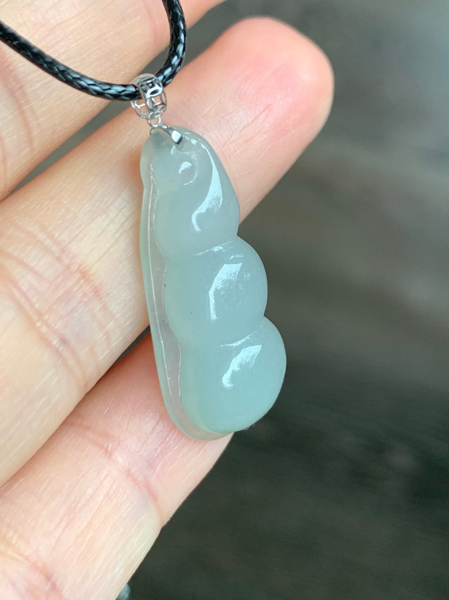 Natural Burmese Icy Translucent Pale Green Jadeite Carved Peapod Pendant 18K White Gold 天然缅甸糯冰淡晴底翡翠福豆镶嵌吊坠