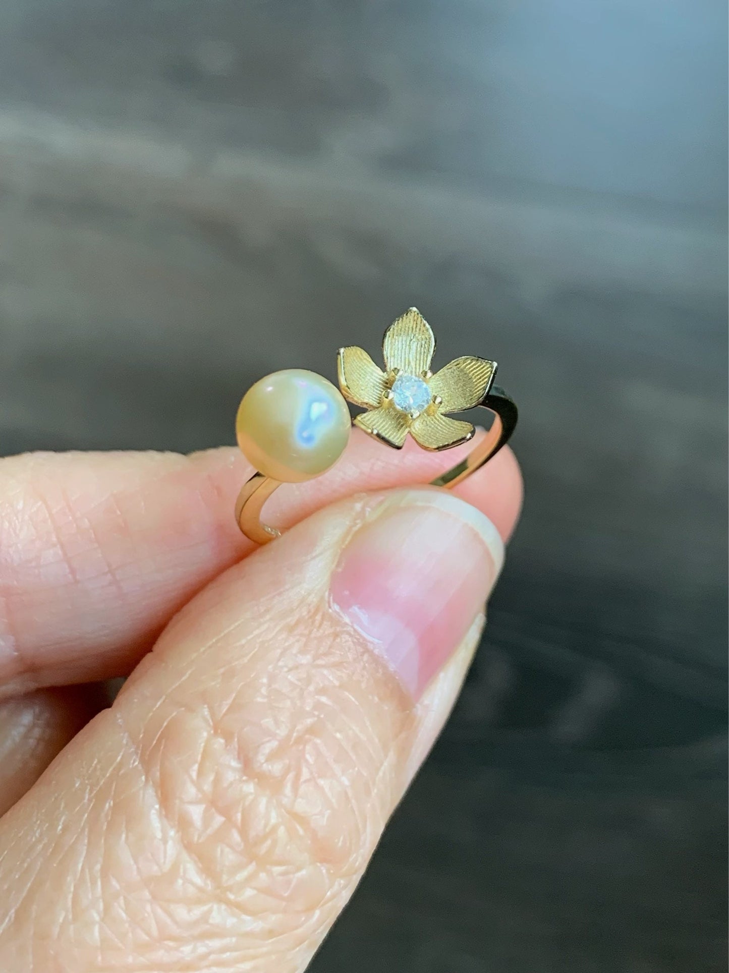 Natural Genuine Freshwater Champagne Pearl Solitaire Ring Floral Design S925 Silver Yellow Gold Finish Adjustable 6.7mm 天然淡水金色珍珠戒指 FZH68