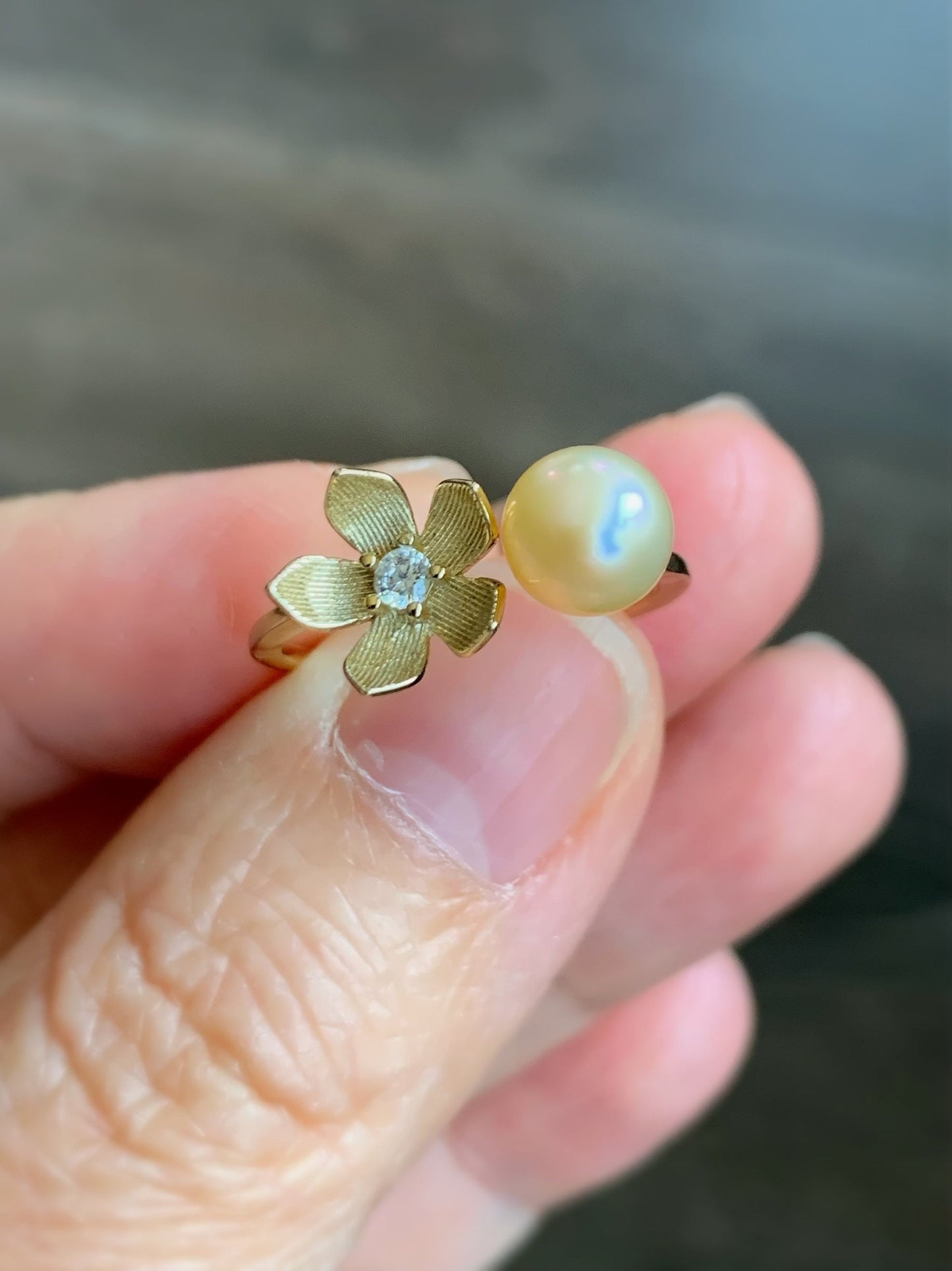 Natural Genuine Freshwater Champagne Pearl Solitaire Ring Floral Design S925 Silver Yellow Gold Finish Adjustable 6.7mm 天然淡水金色珍珠戒指 FZH68