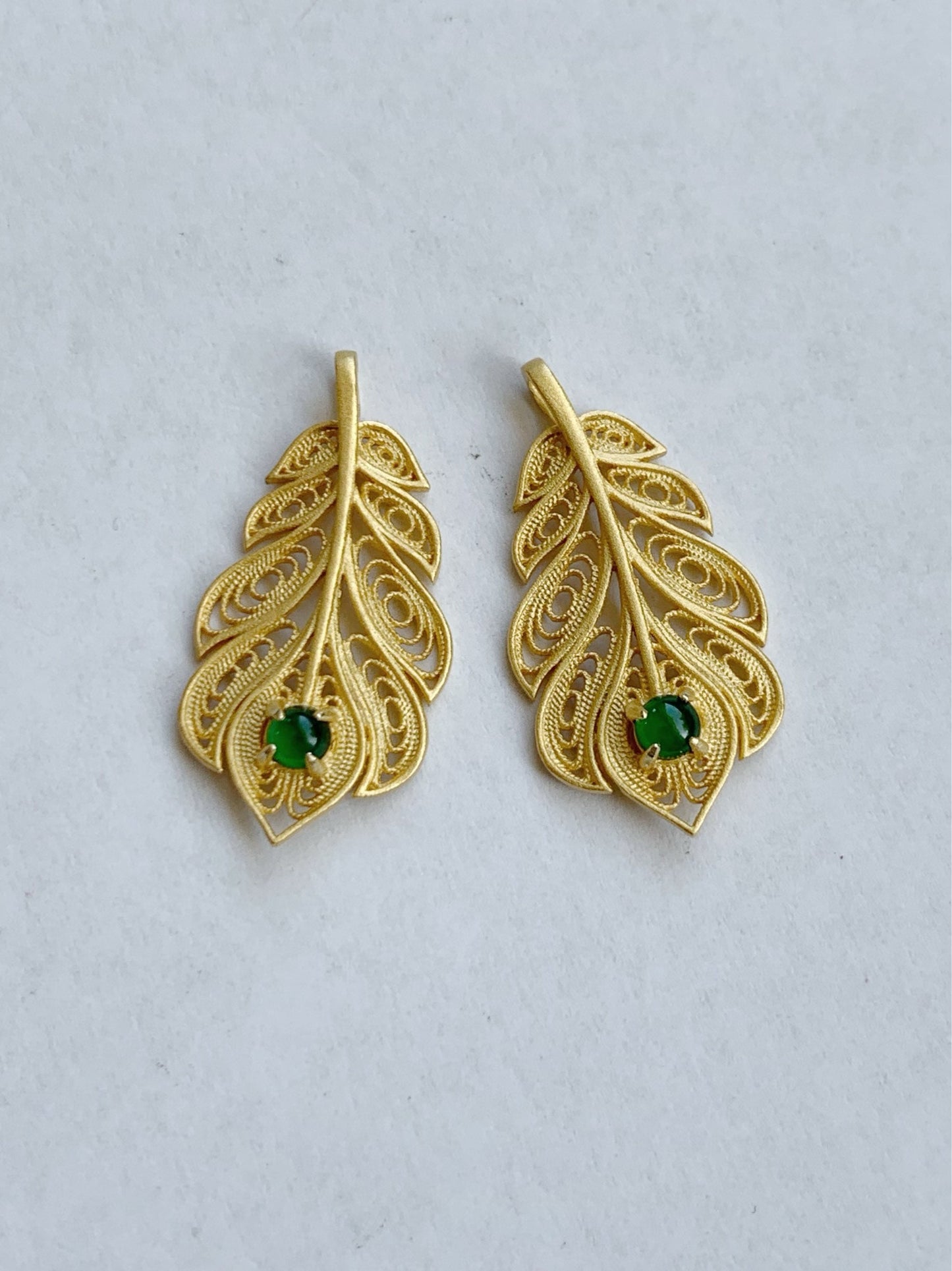 Natural Guatemalan Premium Vibrant Green Jadeite Feather Pendant S925 Silver Yellow Gold Finish 天然高冰危绿翡翠银镶羽毛吊坠