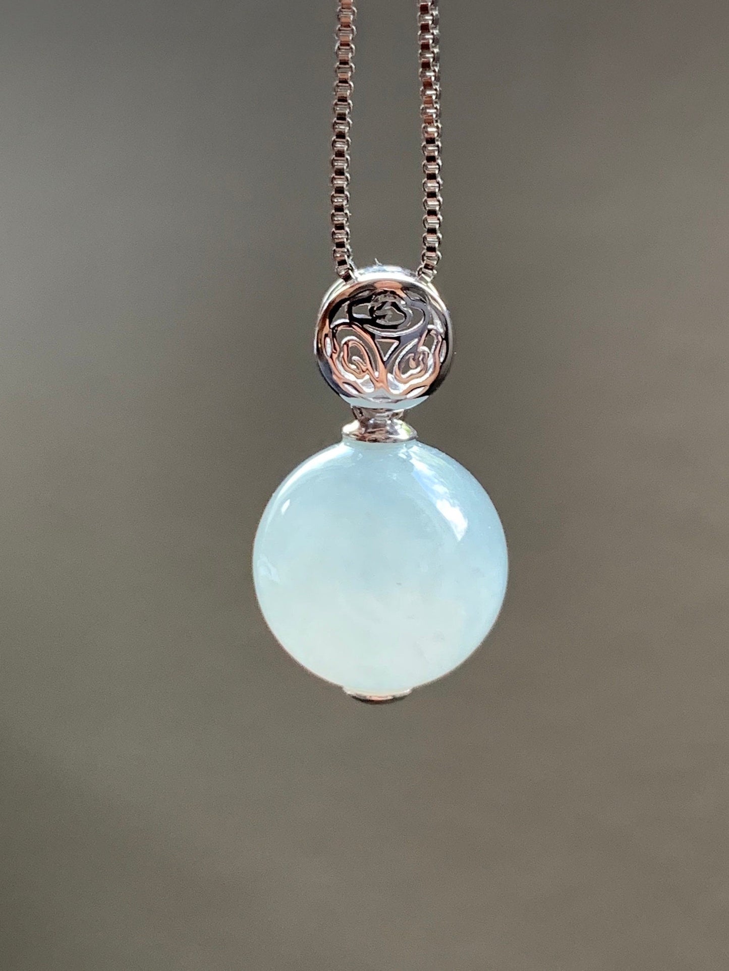 Certified Natural Burmese Grade A Icy Translucent Gelatinous White Jadeite Sphere Bead Pendant 18K White Gold 天然缅甸白冰翡翠单珠镶嵌吊坠