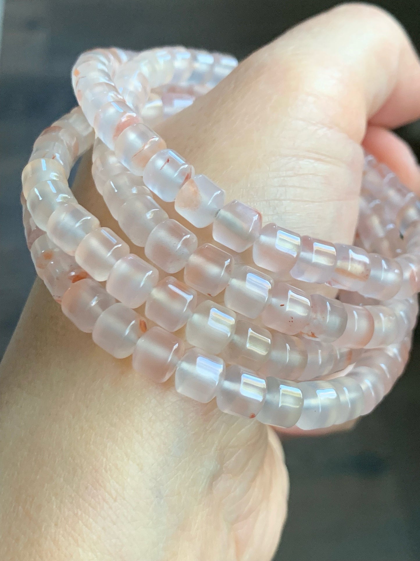 Natural Chinese Nanhong Icy Translucent Gelatinous Lychee Agate with Peachy Marbling Beaded Necklace 6.2mm 29” 50g 天然南红荔枝冻玛飘花玛瑙老型珠项链