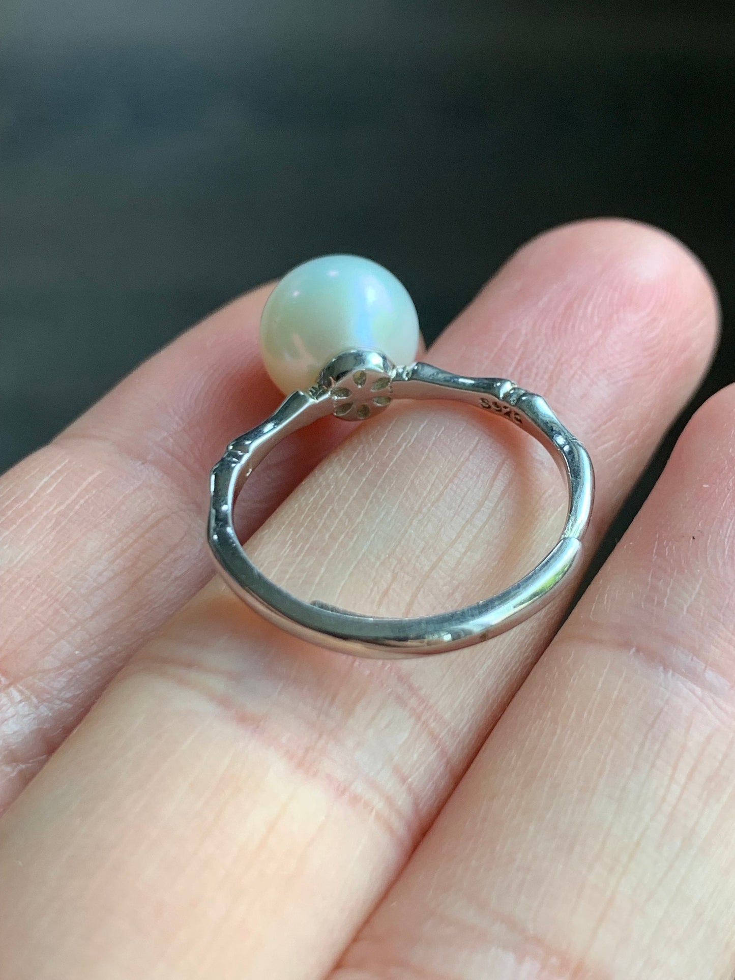 Natural Genuine Freshwater White Round Pearl Solitaire Ring with Bamboo Design Band Sterling Silver Adjustable 9.5mm 天然淡水白色圆珍珠银镶竹节款戒指 BZJ100