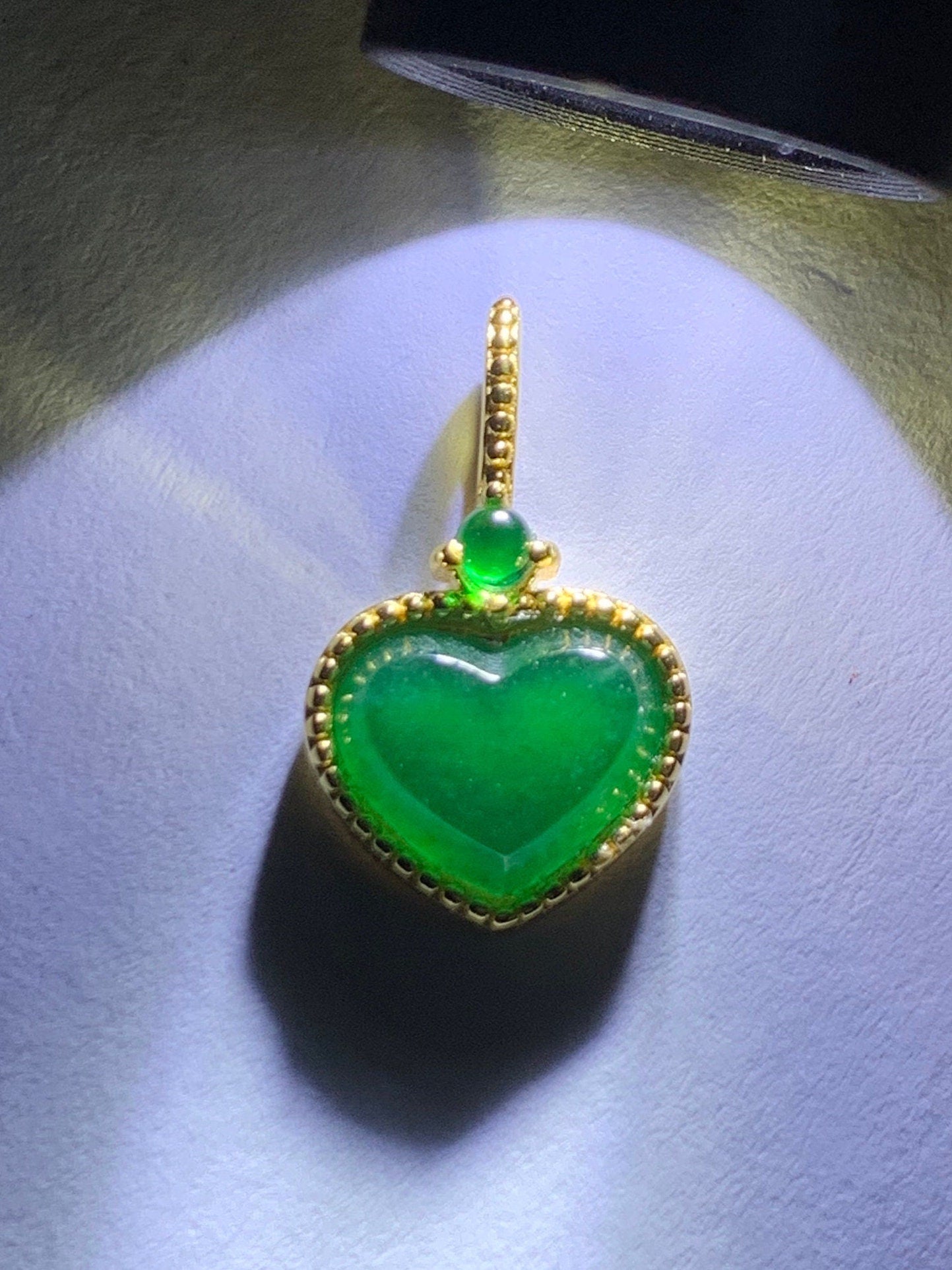 Natural Guatemalan Icy Highly Translucent Vibrant Green Jadeite Faceted Heart Pendant Sterling Silver Yellow Gold Finish 天然冰危绿翡翠爱心蛋面银镶吊坠 B