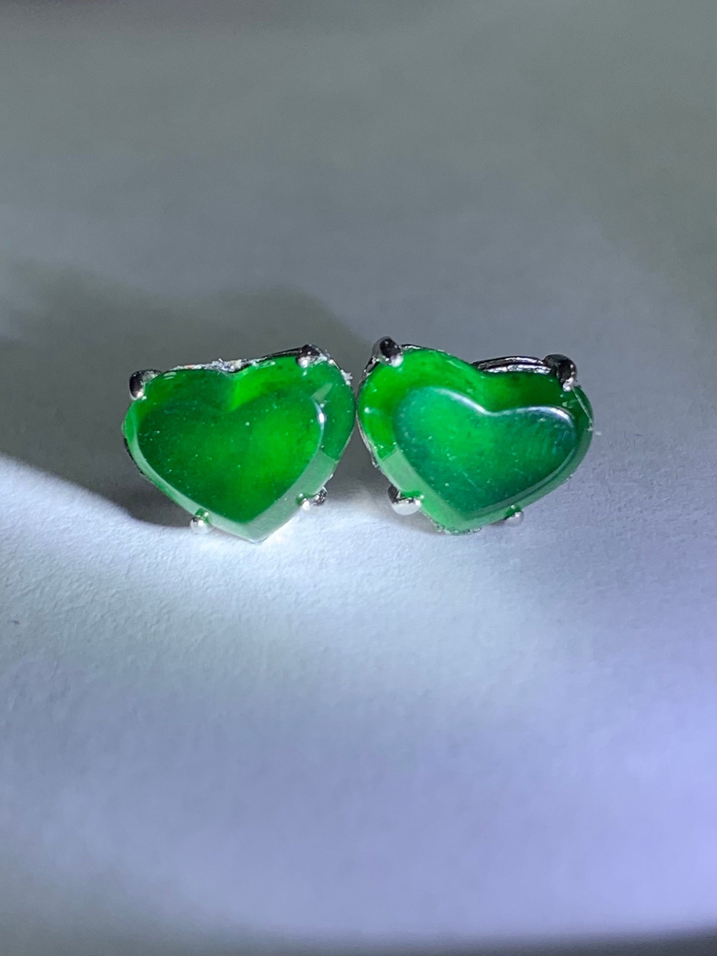 Natural Guatemalan Icy Highly Translucent Vibrant Green Jadeite Heart Shaped Stud Earrings S925 Sterling Silver 天然冰危绿翡翠爱心银耳钉