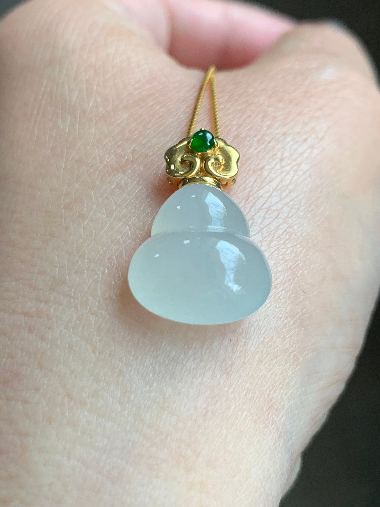 Certified Natural Burmese Icy Translucent Gelatinous White Jadeite Hulu Gourd Pendant Green Jadeite Ruyi Bail 18K Gold 天然缅甸老种起光翡翠葫芦镶嵌吊坠 7119