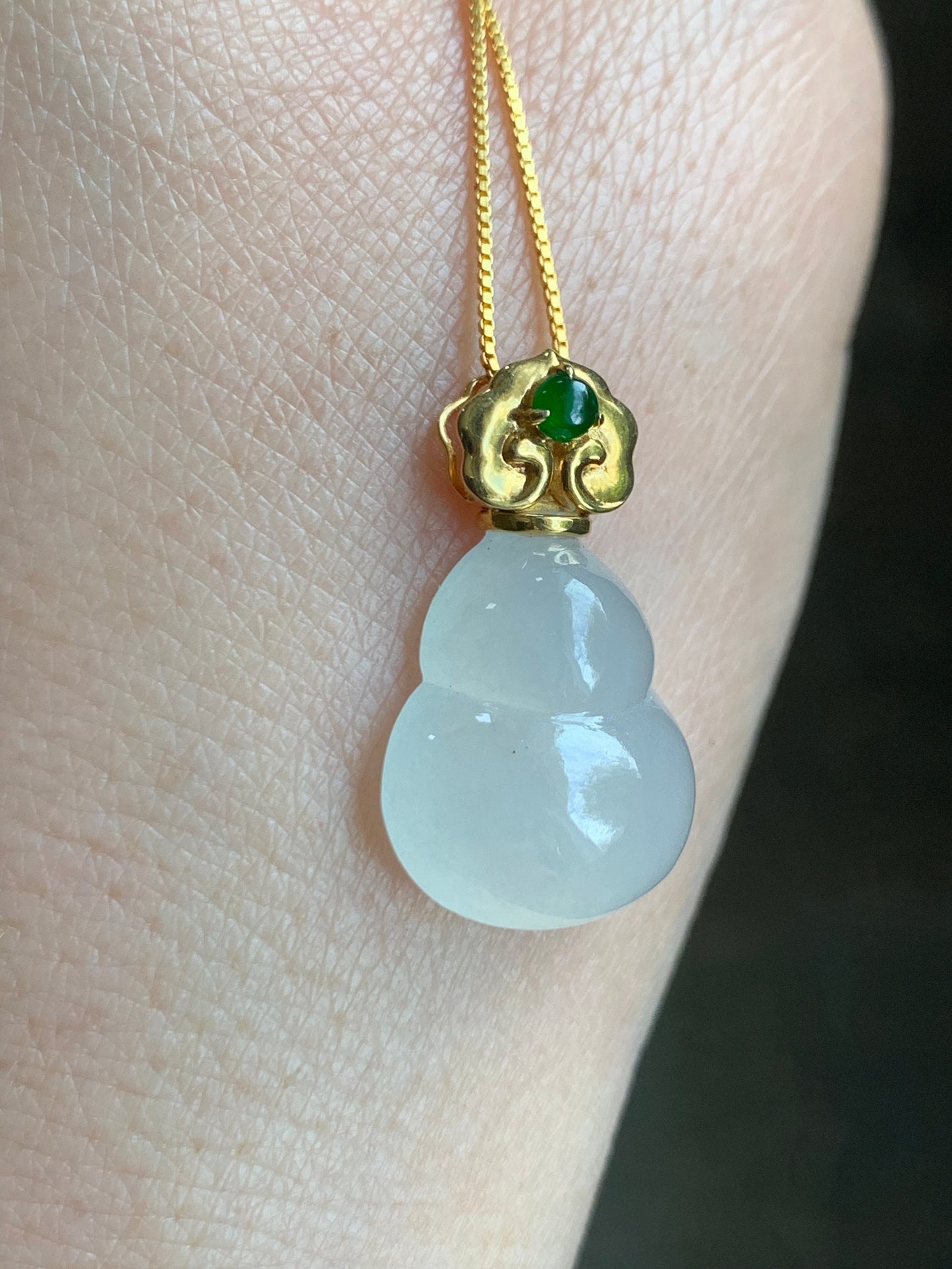 Certified Natural Burmese Icy Translucent Gelatinous White Jadeite Hulu Gourd Pendant Green Jadeite Ruyi Bail 18K Gold 天然缅甸老种起光翡翠葫芦镶嵌吊坠 7119