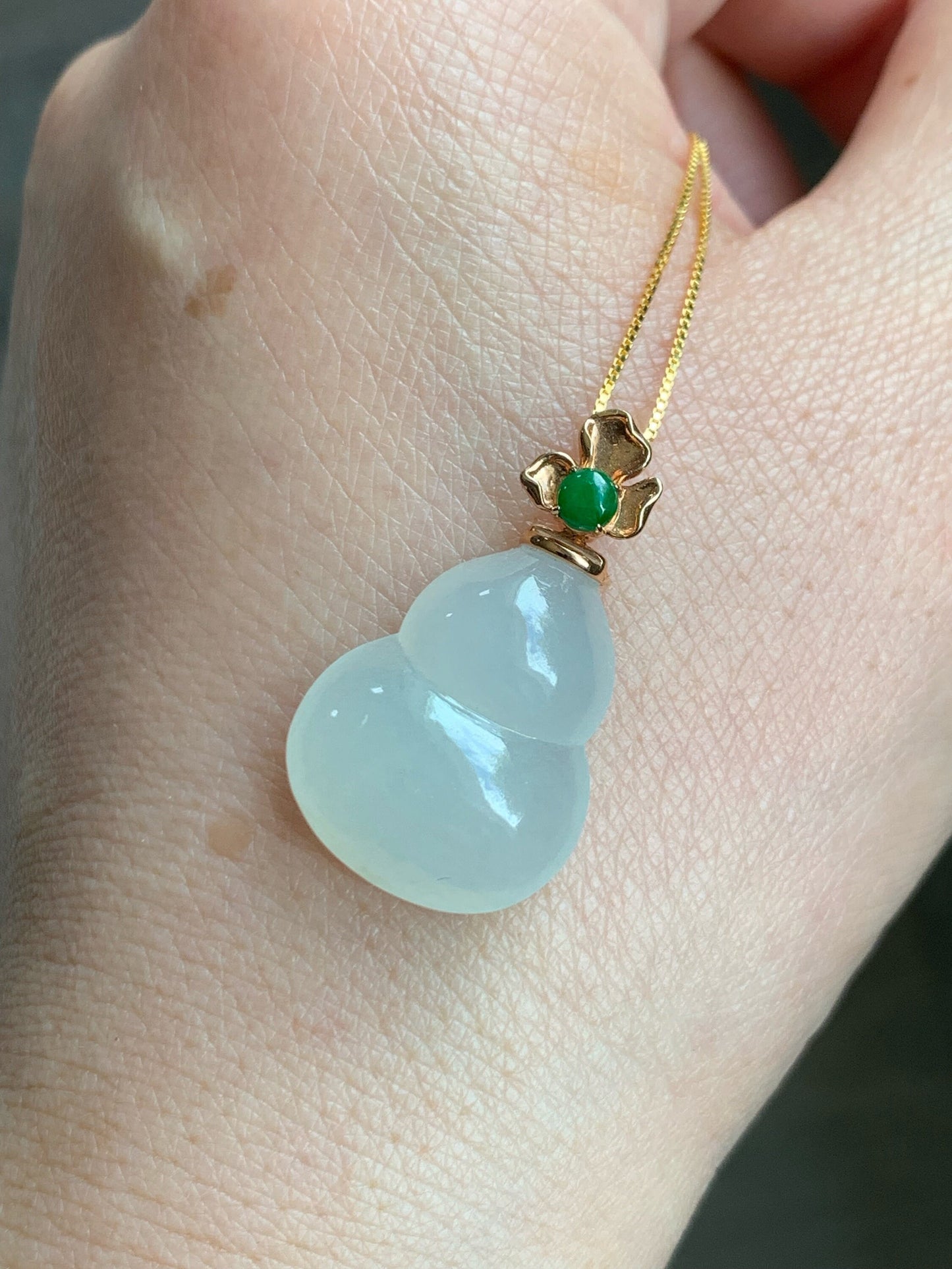 Certified Natural Burmese Icy Translucent Gelatinous White Jadeite Hulu Gourd Pendant Green Jadeite Floral Bail 18K R Gold 天然缅甸老种起光翡翠葫芦镶嵌吊坠