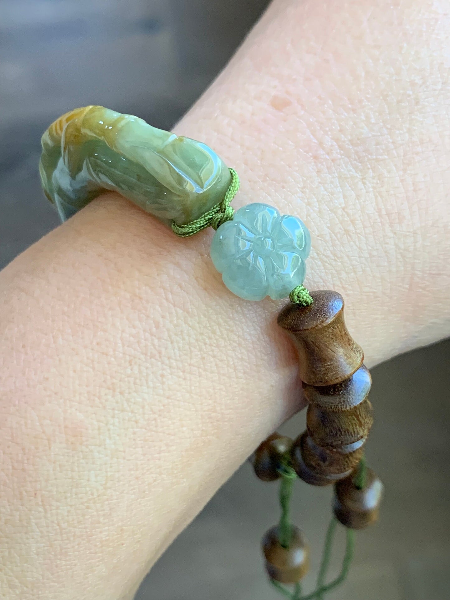 Natural Burmese Translucent Dusty Green Jadeite w/ Yellow Marbling Bamboo Cuff Green Sandalwood Beaded Bracelet 6.75” 21g 天然缅甸黄加绿翡翠竹节绿檀木手串