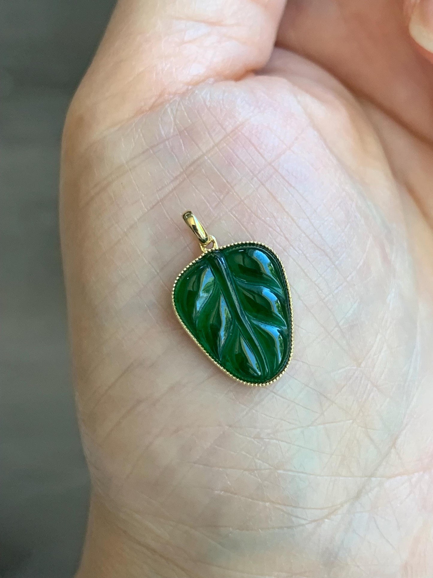 Certified Natural Guatemalan Premium Icy Translucent Vibrant Green Jadeite Petite Carved Leaf Pendant 18K Yellow Gold 1.6g 天然冰危绿翡翠叶子镶嵌吊坠 626