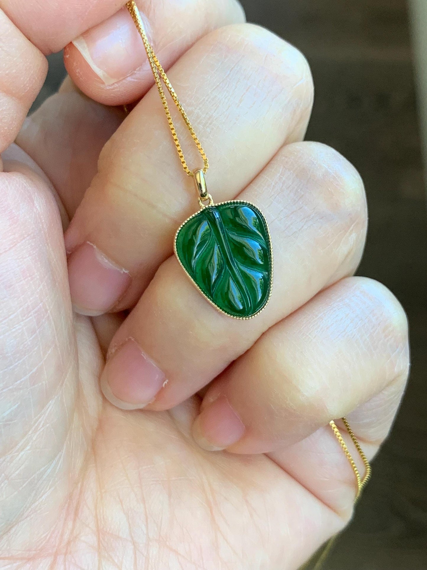 Certified Natural Guatemalan Premium Icy Translucent Vibrant Green Jadeite Petite Carved Leaf Pendant 18K Yellow Gold 1.6g 天然冰危绿翡翠叶子镶嵌吊坠 626