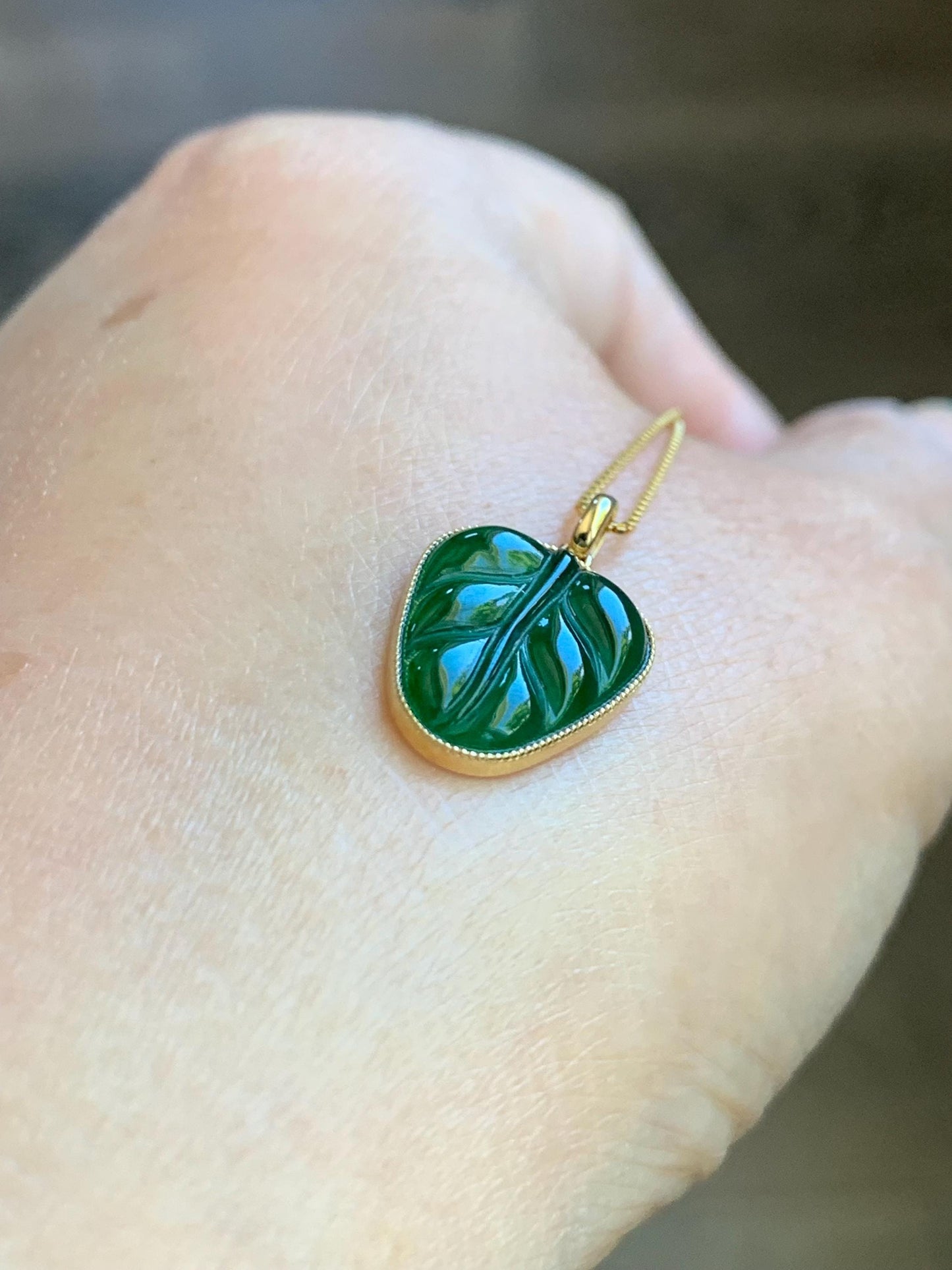 Certified Natural Guatemalan Premium Icy Translucent Vibrant Green Jadeite Petite Carved Leaf Pendant 18K Yellow Gold 1.6g 天然冰危绿翡翠叶子镶嵌吊坠 626