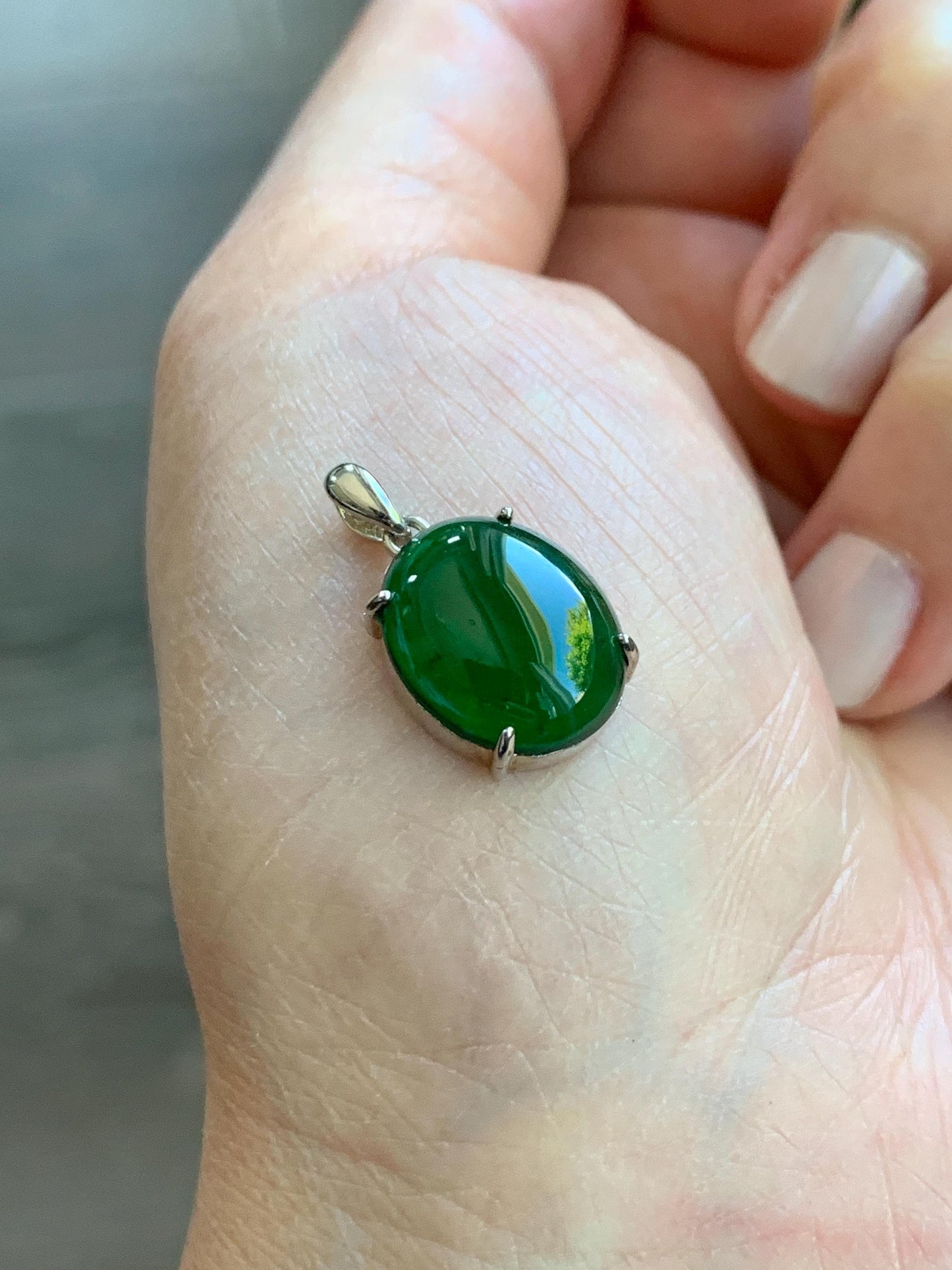 Certified Natural Guatemalan Icy Highly Translucent Vibrant Green Jadeite Oval Pendant Sterling Silver 1.98g 天然老种冰危绿翡翠镶嵌吊坠 6892