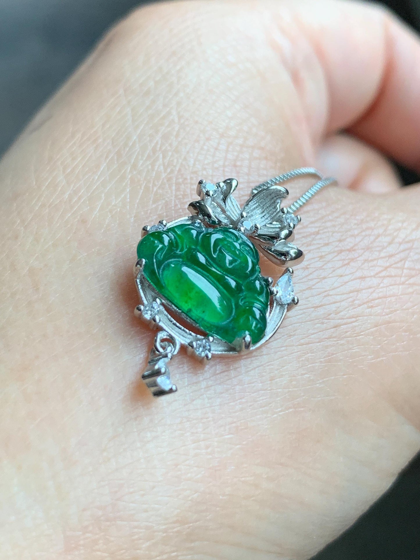 Petite Natural Guatemalan Icy Translucent Vibrant Green Jadeite Carved Buddha Pendant Sterling Silver 天然冰危绿翡翠佛公镶嵌吊坠