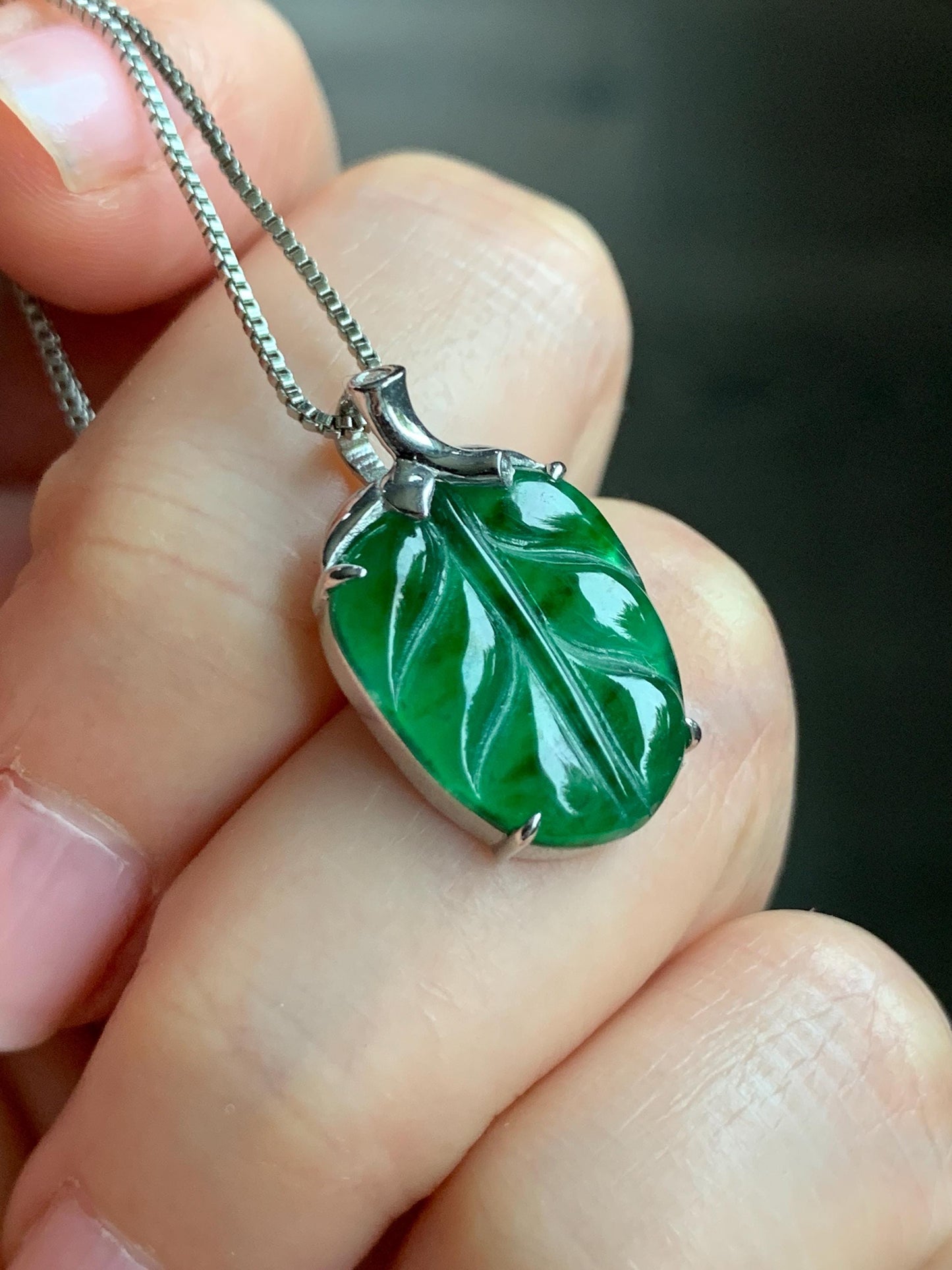 Certified Natural Guatemalan Premium Icy Translucent Vibrant Green Jadeite Carved Leaf Pendant S925 Sterling Silver 2.78g 天然冰危绿翡翠叶子镶嵌吊坠 8609