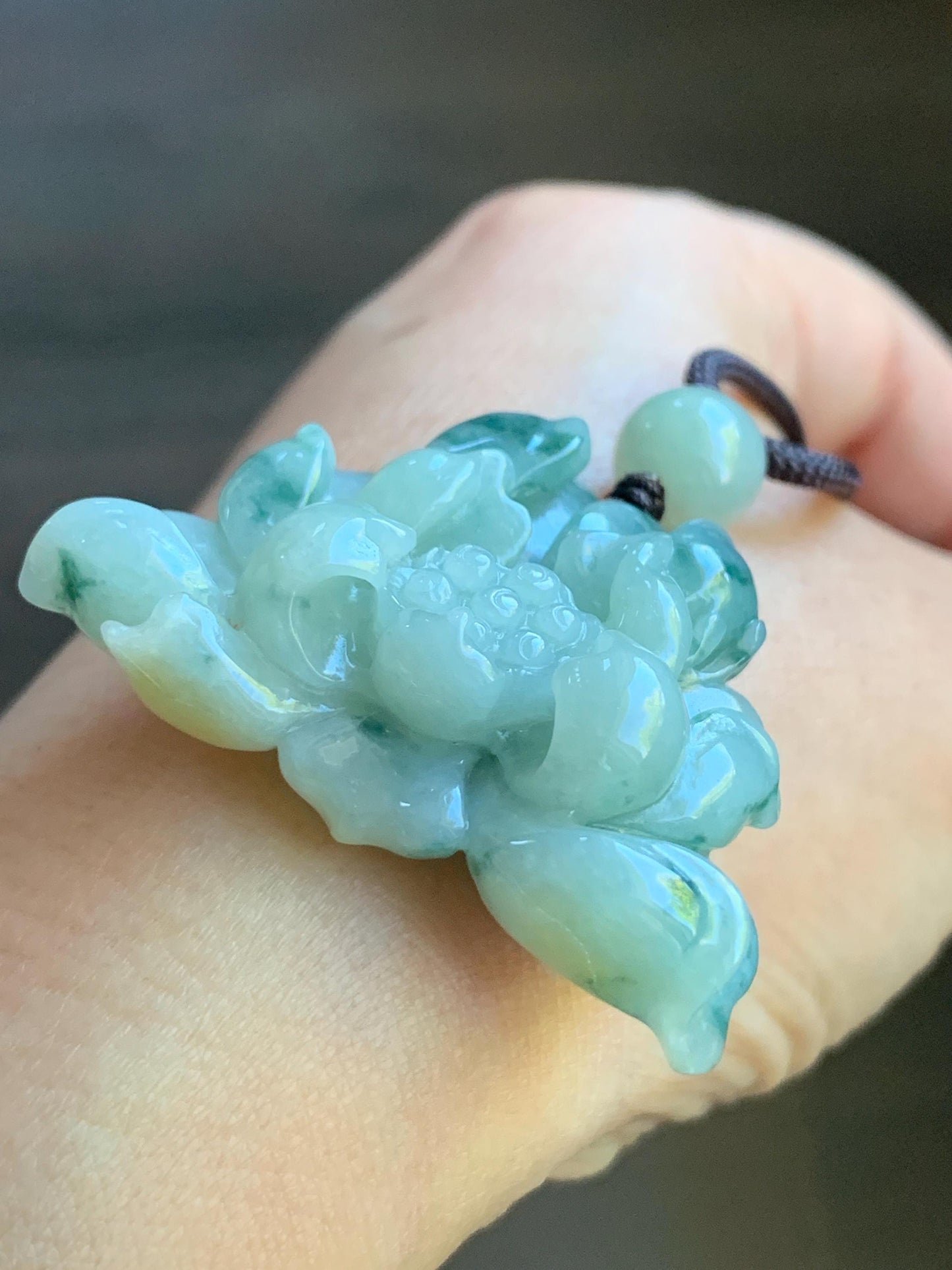 Natural Burmese Translucent Yellow & Green Marbling Tricolored Jadeite Carved Lotus Flower Rope Necklace Adjustable 30” 25g 天然缅甸糯种三彩翡翠莲花吊坠项链