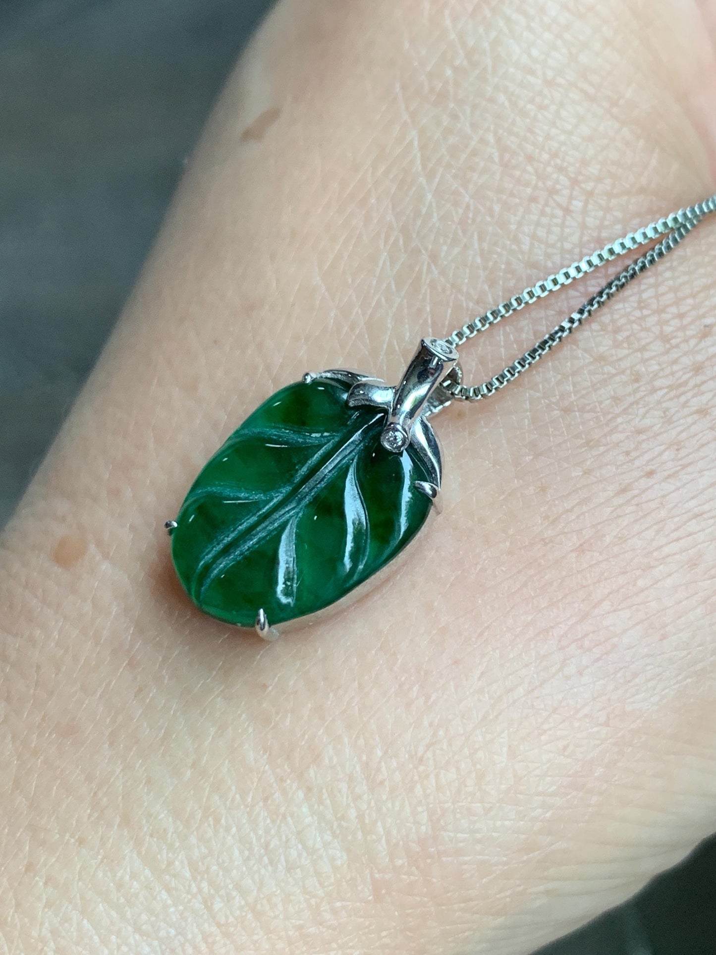 Certified Natural Guatemalan Premium Icy Translucent Vibrant Green Jadeite Carved Leaf Pendant S925 Sterling Silver 2.78g 天然冰危绿翡翠叶子镶嵌吊坠 8609