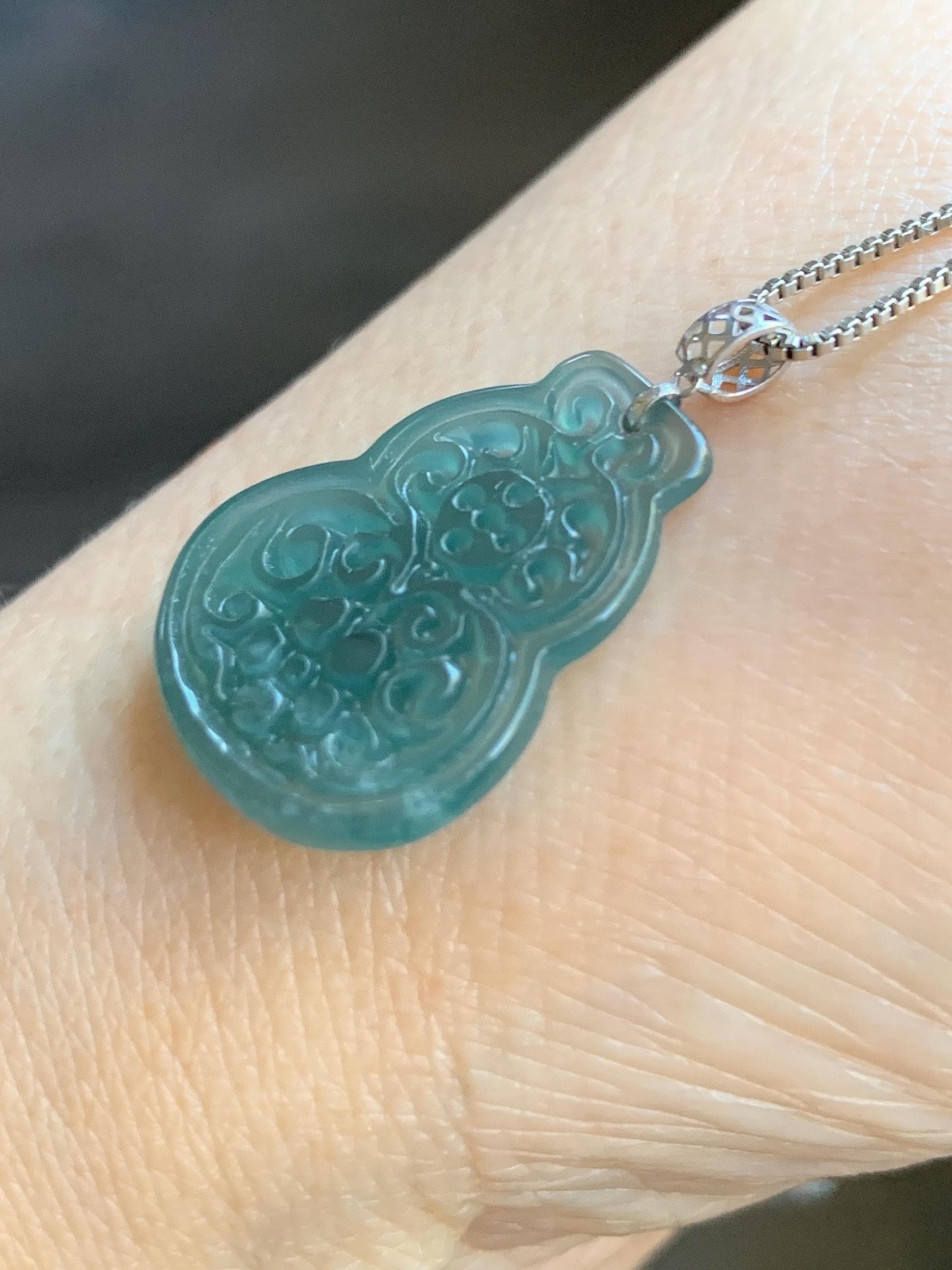 Natural Guatemalan Icy Translucent Teal Blue Jadeite Engraved Hulu Gourd Pendant 18K White Gold 3g 天然冰危蓝翡翠仿古雕葫芦镶嵌吊坠 B