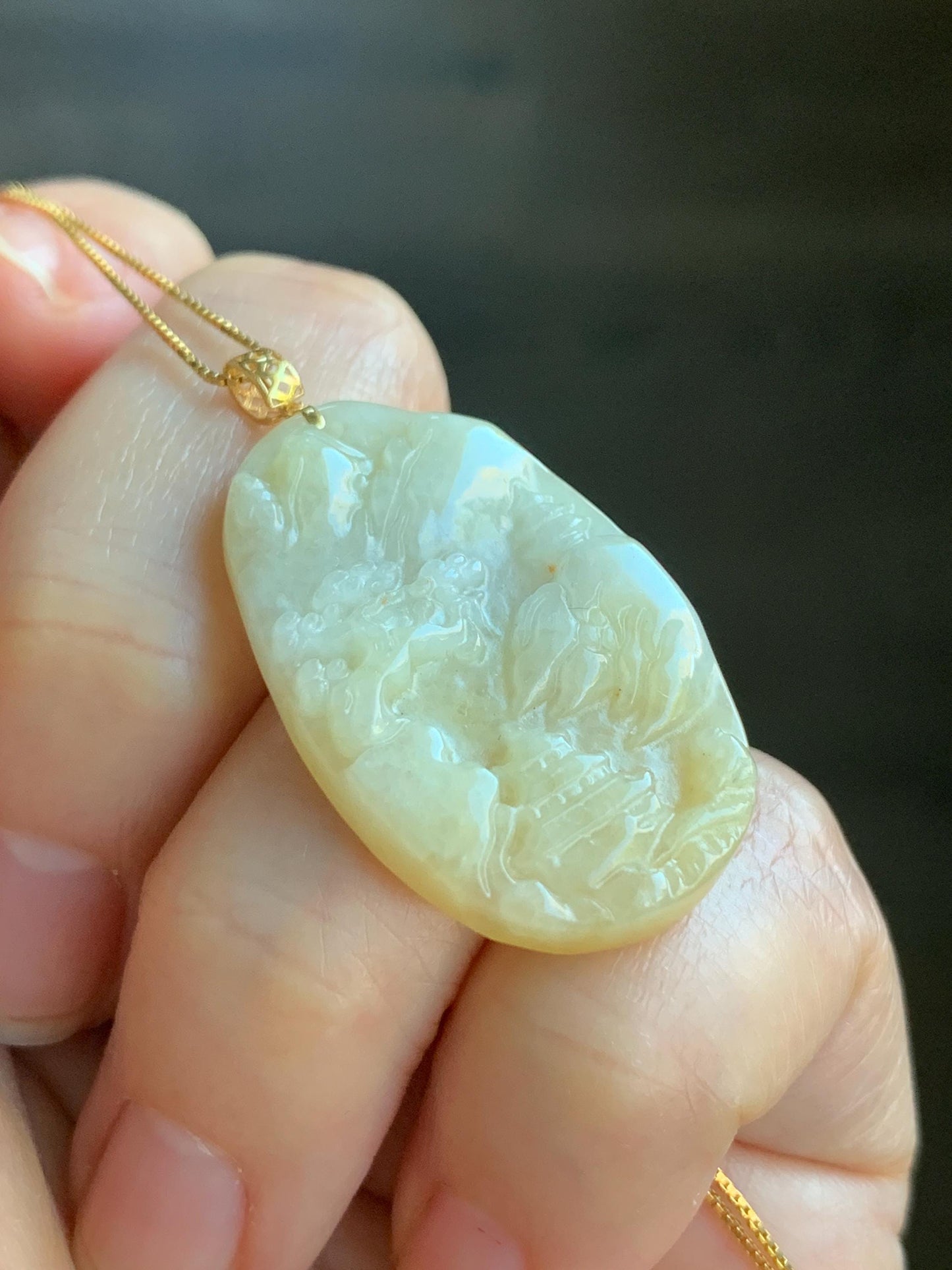 Natural Burmese Translucent Light Beige & Yellow Marbled Jadeite Shan Shui Pai Landscape Pendant 18K Yellow Gold 6g 天然缅甸飘黄翡翠山水牌吊坠