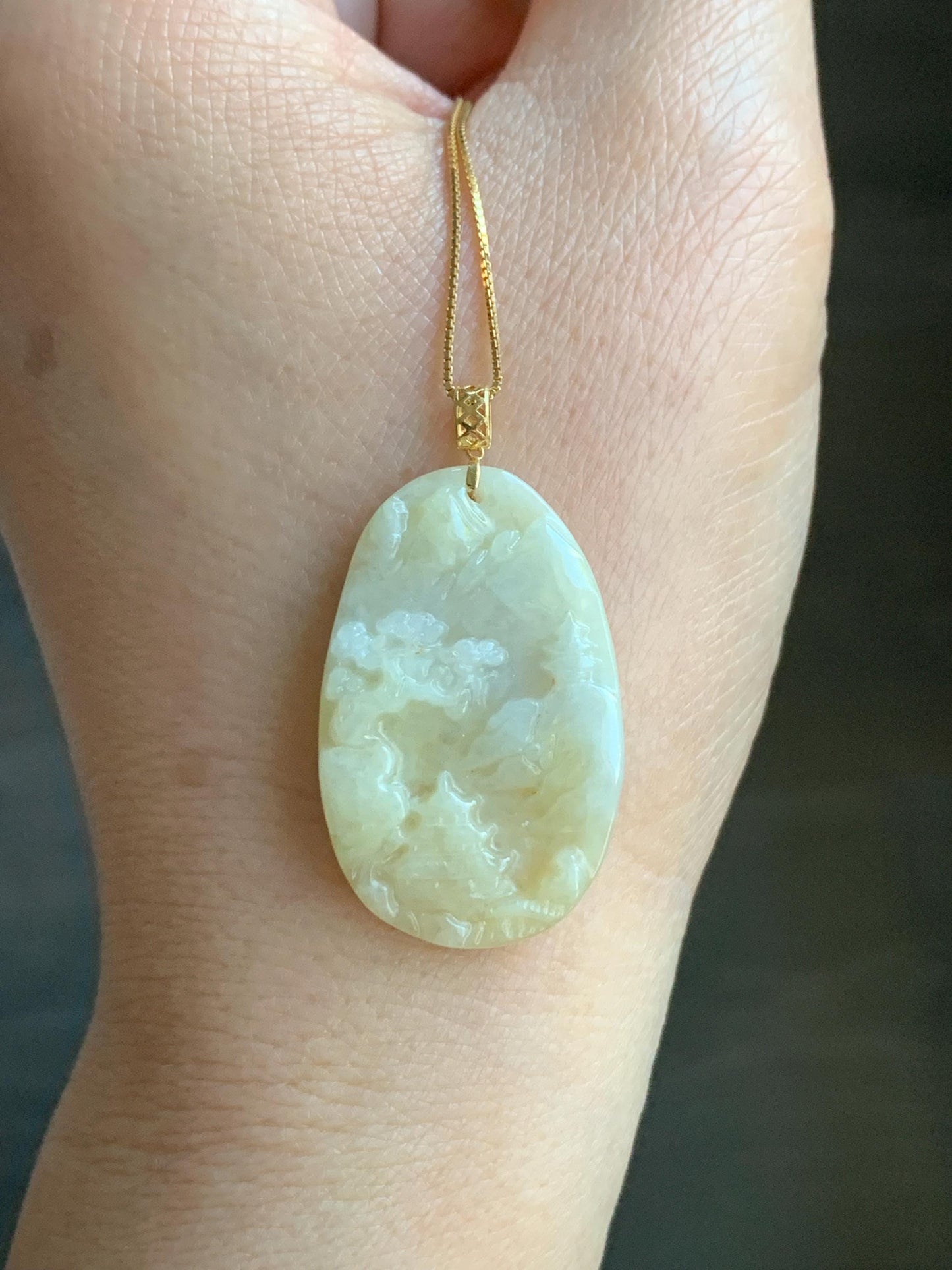 Natural Burmese Translucent Light Beige & Yellow Marbled Jadeite Shan Shui Pai Landscape Pendant 18K Yellow Gold 6g 天然缅甸飘黄翡翠山水牌吊坠
