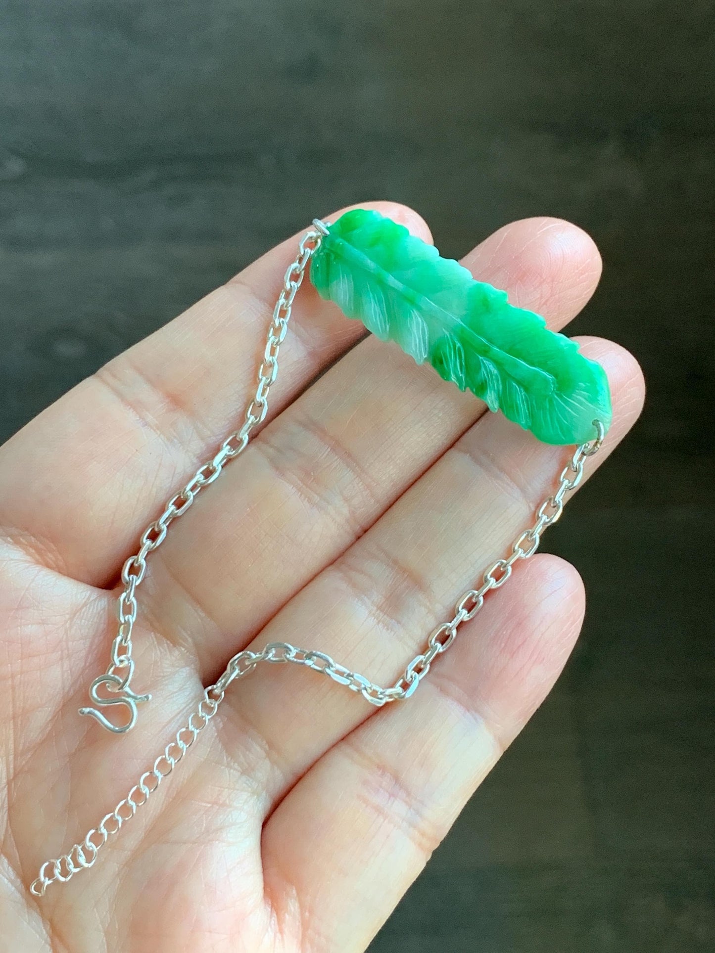 Natural Burmese Translucent Vibrant Green Marbled Jadeite Carved Feather Chain Bracelet 999 Sterling Silver 6.75”-7.75” 5g 天然缅甸辣绿飘花翡翠羽毛足银手链