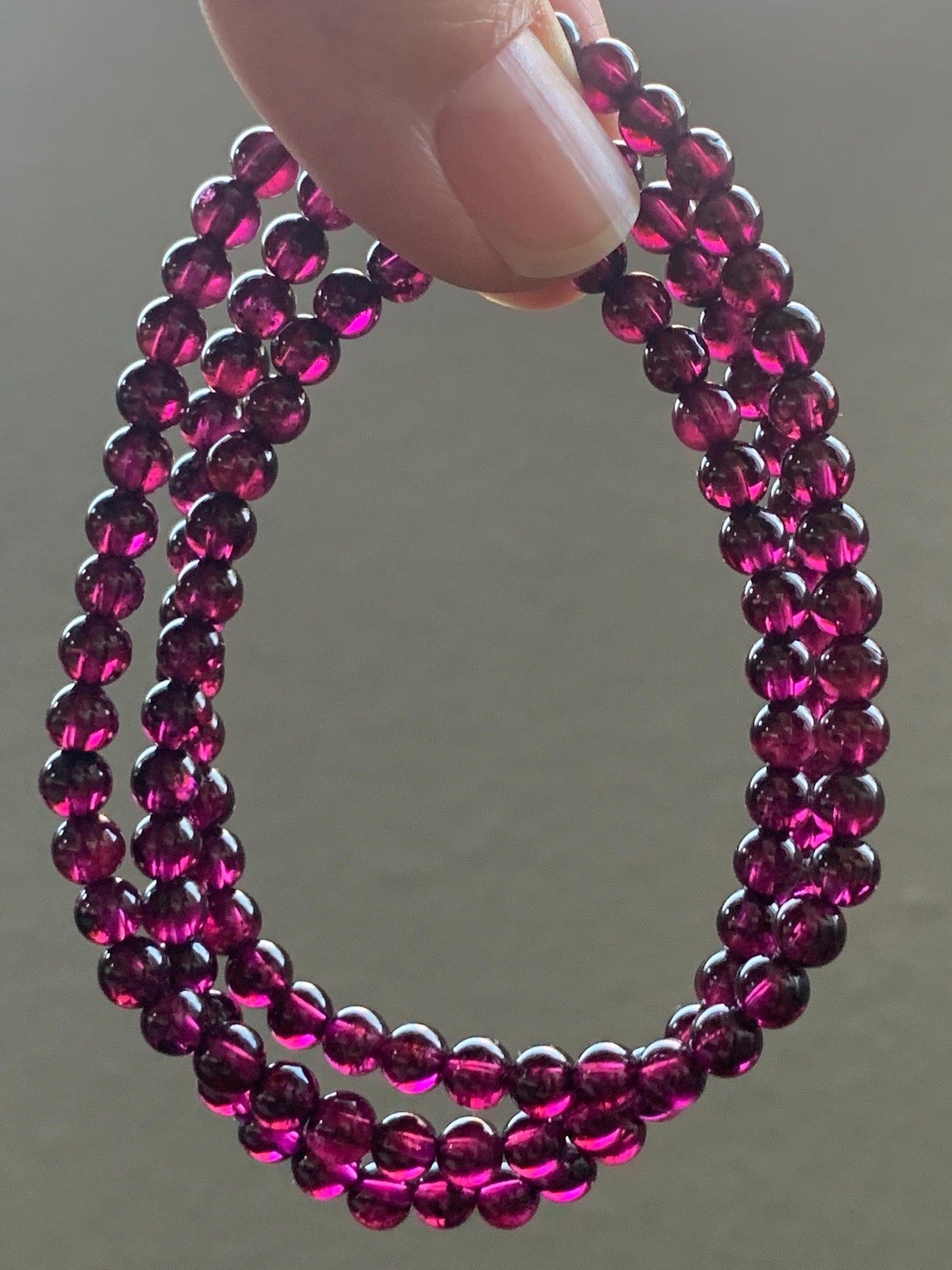Natural Icy Highly Translucent Deep Raspberry Purple Rhodolite Garnet Beads Triple Layered Beaded Bracelets 4.5mm 24g 天然冰透起光紫牙乌石榴石手串