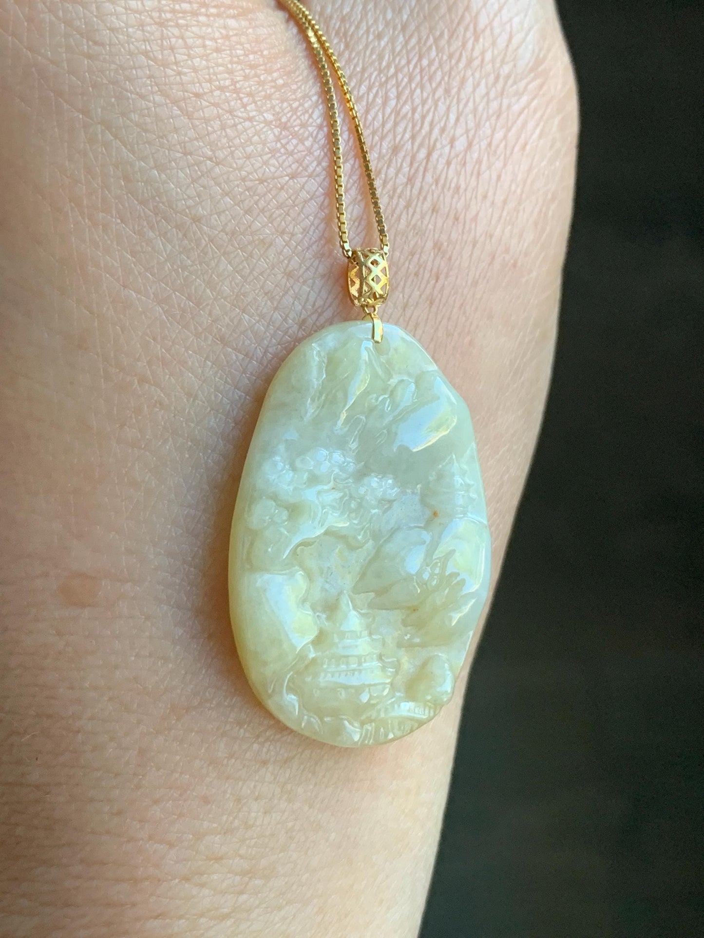 Natural Burmese Translucent Light Beige & Yellow Marbled Jadeite Shan Shui Pai Landscape Pendant 18K Yellow Gold 6g 天然缅甸飘黄翡翠山水牌吊坠