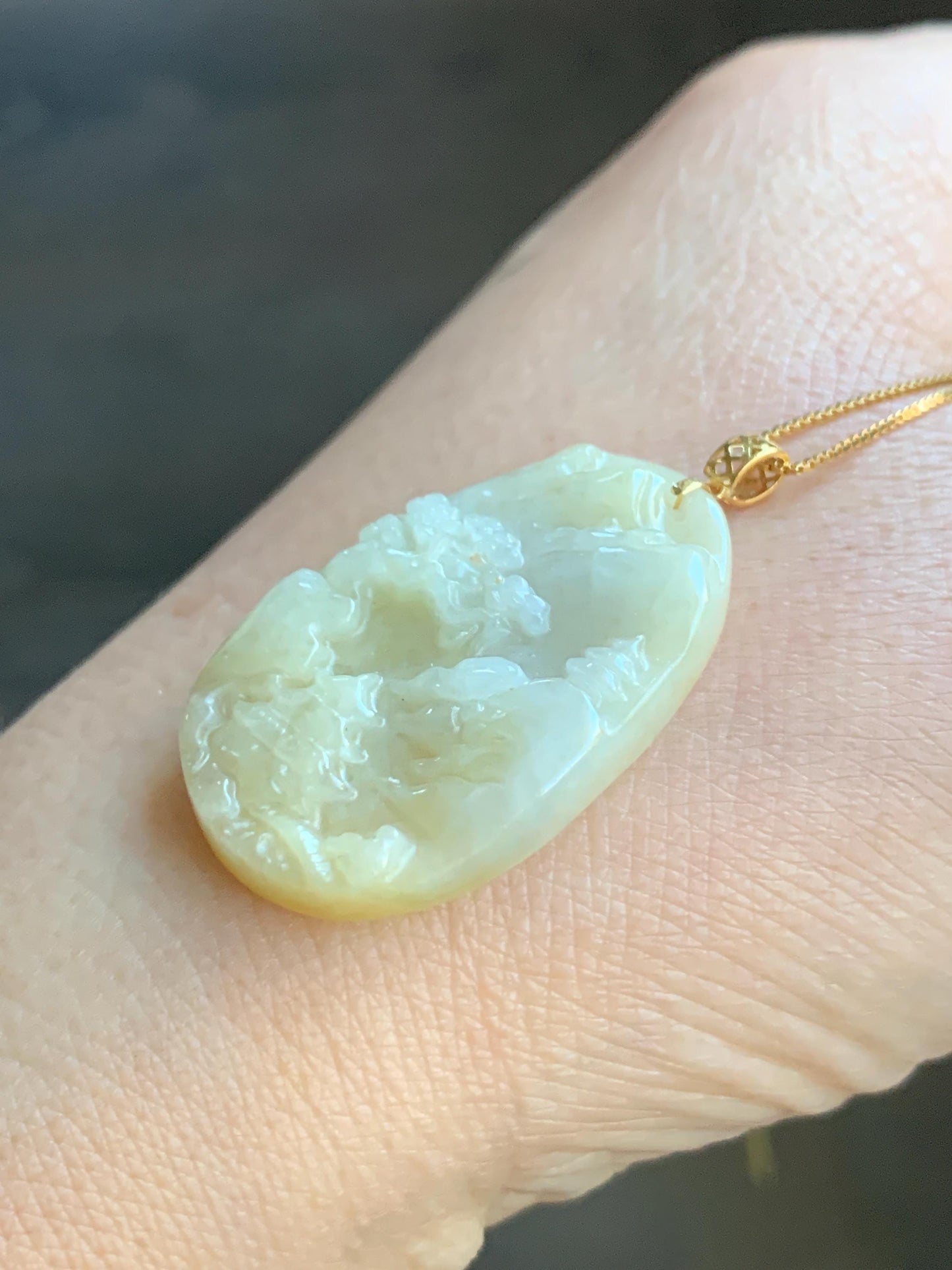 Natural Burmese Translucent Light Beige & Yellow Marbled Jadeite Shan Shui Pai Landscape Pendant 18K Yellow Gold 6g 天然缅甸飘黄翡翠山水牌吊坠