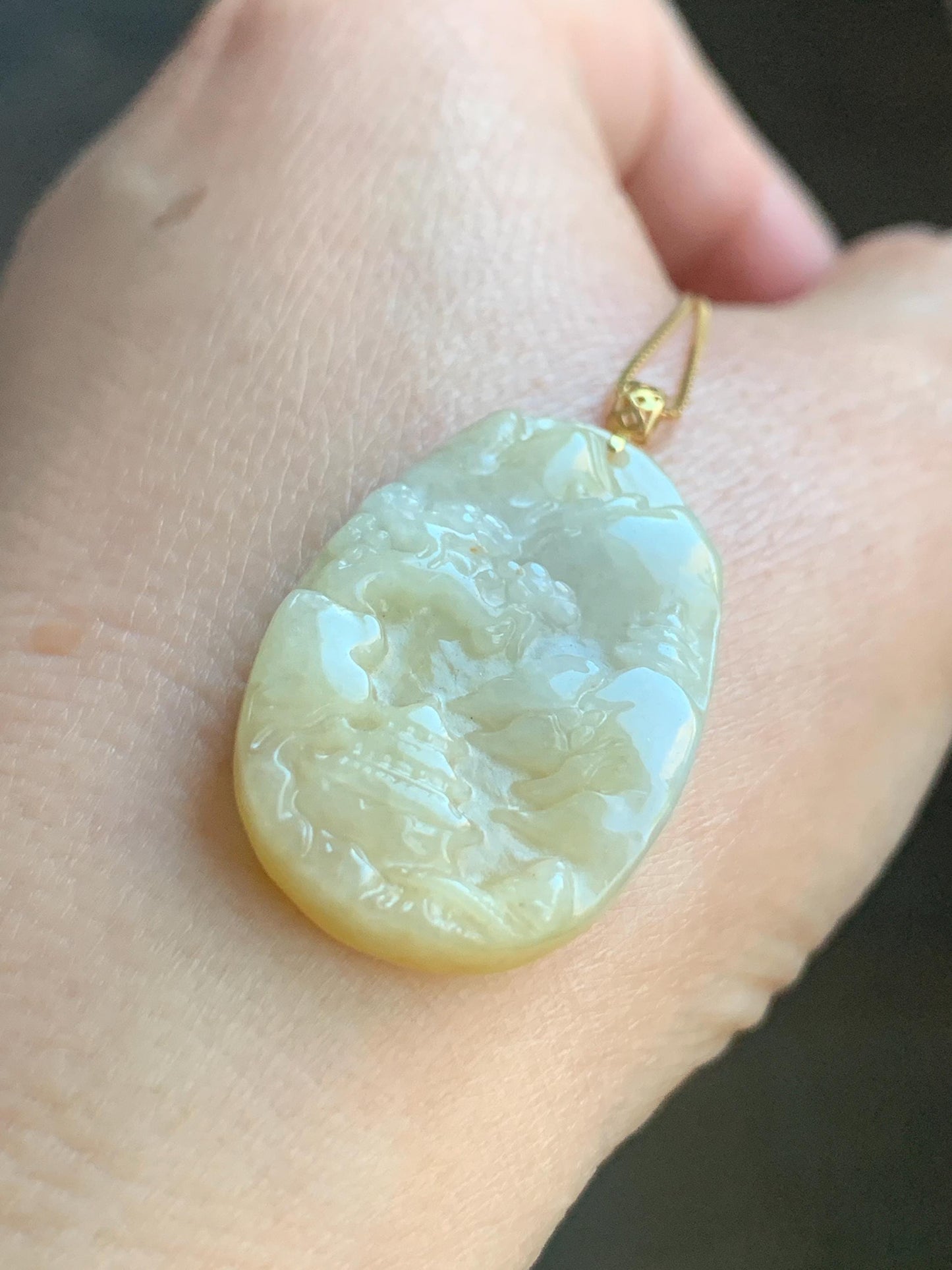 Natural Burmese Translucent Light Beige & Yellow Marbled Jadeite Shan Shui Pai Landscape Pendant 18K Yellow Gold 6g 天然缅甸飘黄翡翠山水牌吊坠