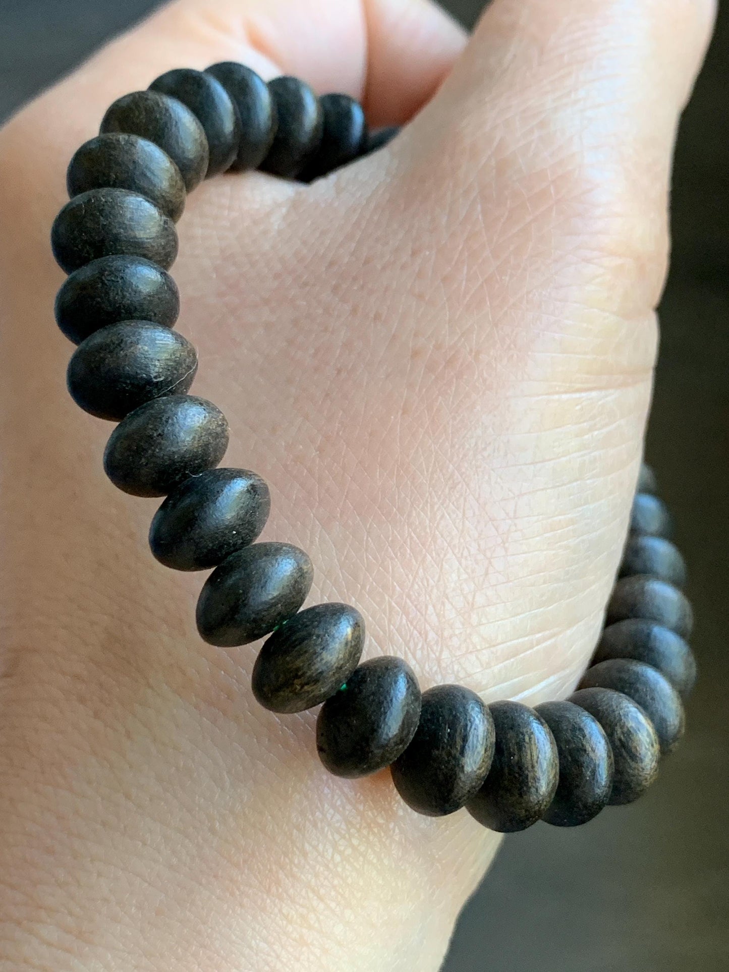 Natural Burmese Semi Translucent Vibrant Green Marbled Jadeite Engraved Barrel Bead Agarwood Beaded Bracelet 7.25” 10g 天然缅甸辣绿飘花翡翠仿古雕桶珠沉香鼓珠手串