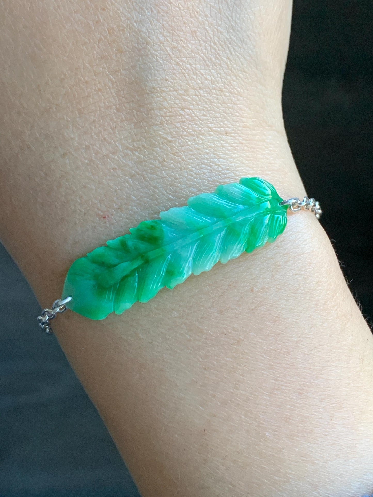 Natural Burmese Translucent Vibrant Green Marbled Jadeite Carved Feather Chain Bracelet 999 Sterling Silver 6.75”-7.75” 5g 天然缅甸辣绿飘花翡翠羽毛足银手链