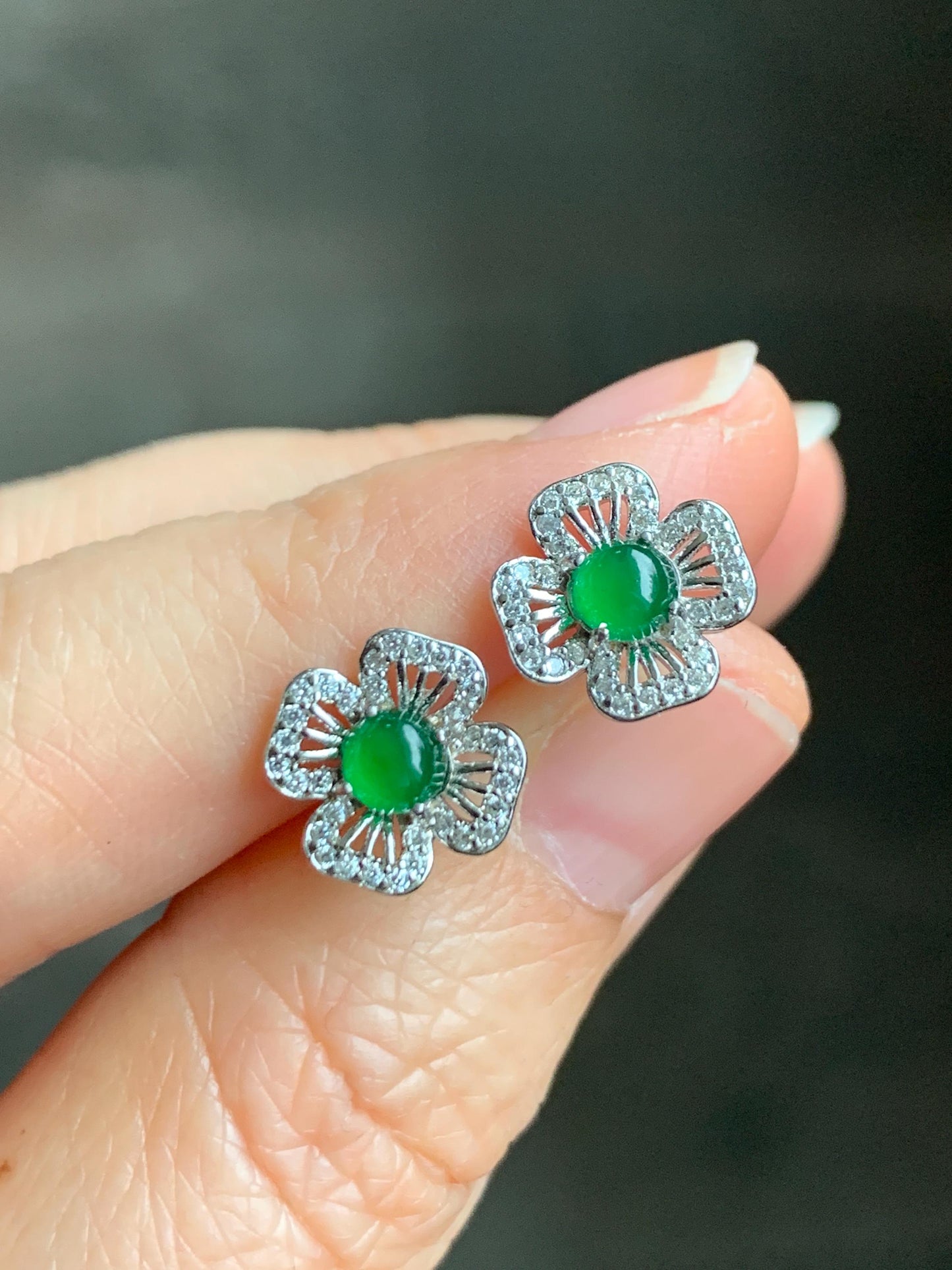 Natural Guatemalan Grade A Icy Highly Translucent Vibrant Green Jadeite Round Stud Earrings Sterling Silver 天然冰危绿翡翠蛋面银镶耳钉