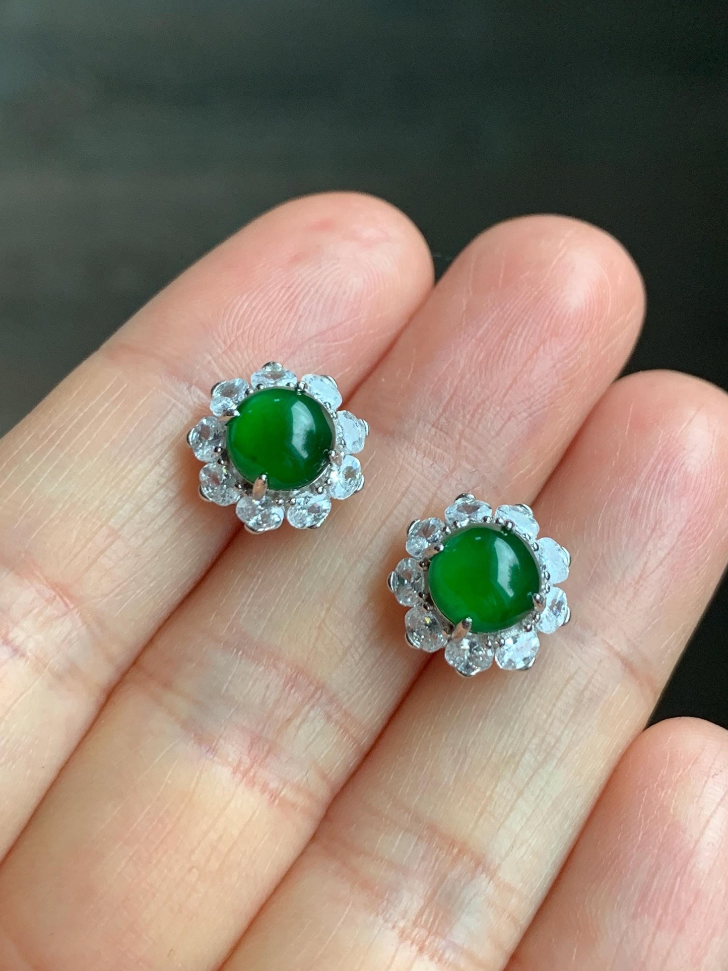 Natural Guatemalan Grade A Icy Highly Translucent Vibrant Green Jadeite Round Stud Earrings Sterling Silver 天然冰危绿翡翠蛋面银镶耳钉 DHL120