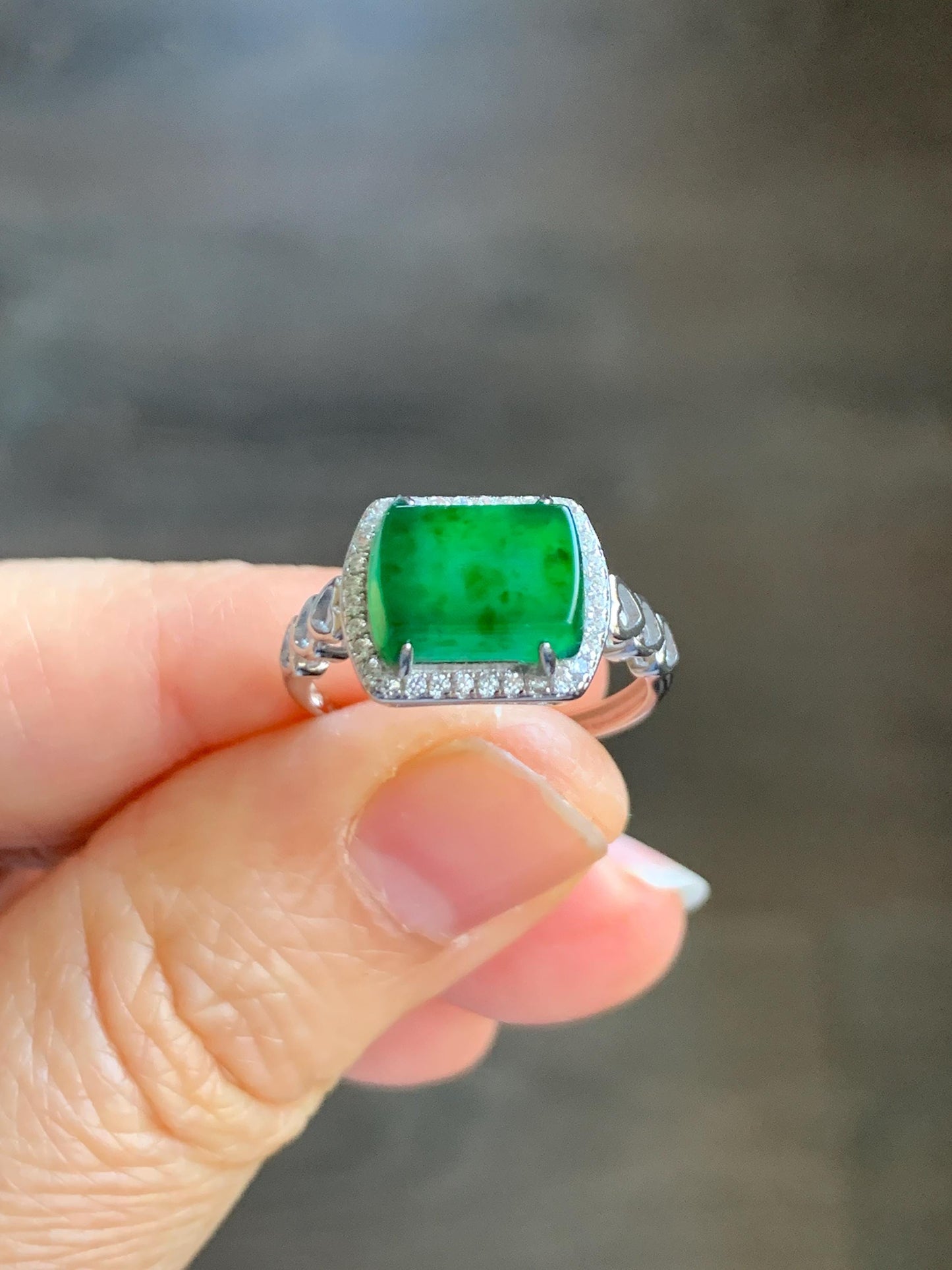 Natural Grade A Guatemalan Icy Translucent Vibrant Green Jadeite Saddle Ring Sterling Silver Size Adjustable 天然冰危绿翡翠马鞍银镶戒指