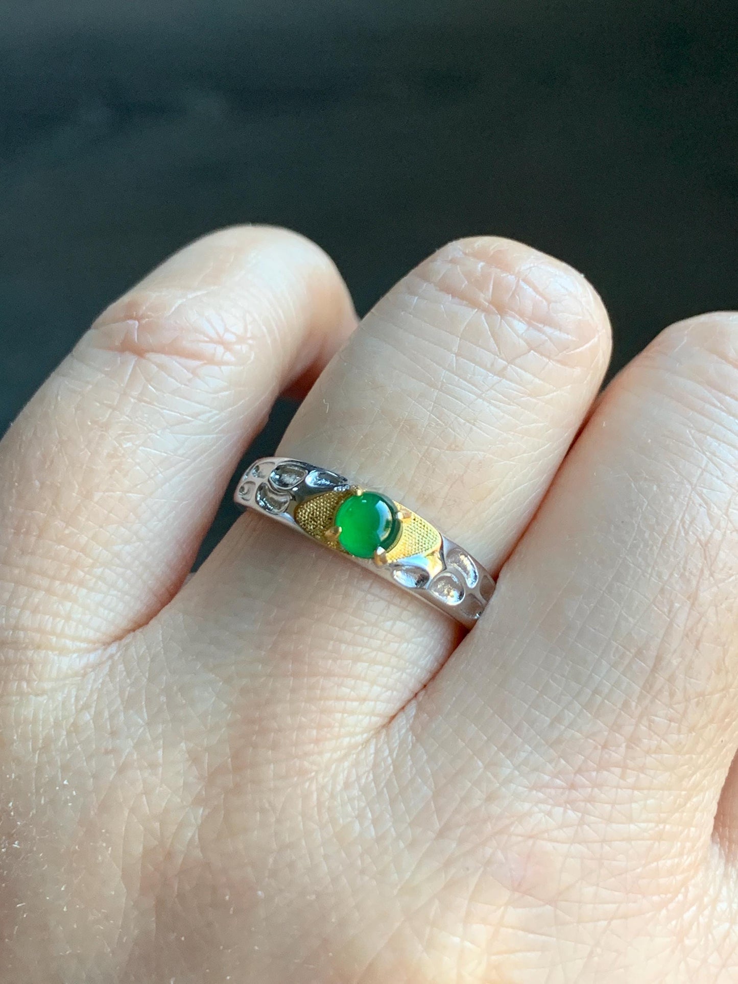 Natural Guatemalan Icy Translucent Vibrant Green Round Jadeite Band Style Ring Two-tone Sterling Silver Size 7 Adjustable 天然冰危绿翡翠银镶戒指 TTB55