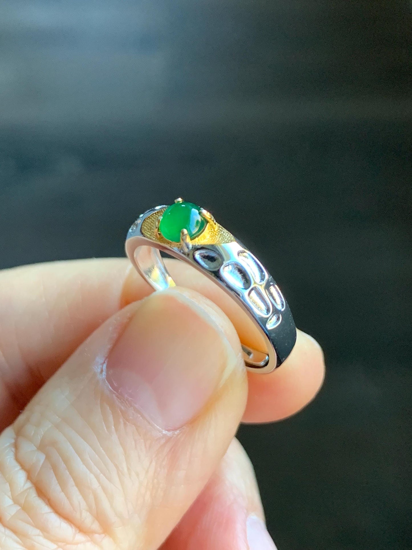 Natural Guatemalan Icy Translucent Vibrant Green Round Jadeite Band Style Ring Two-tone Sterling Silver Size 7 Adjustable 天然冰危绿翡翠银镶戒指 TTB55